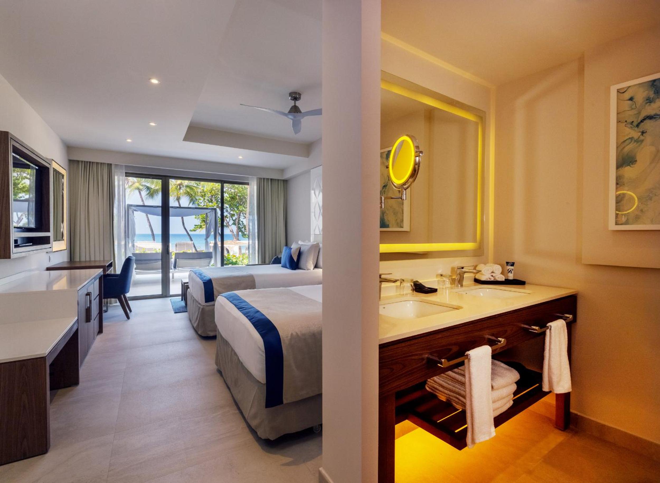 Luxury Room Beach Walkout Diamond Club - Photo 1