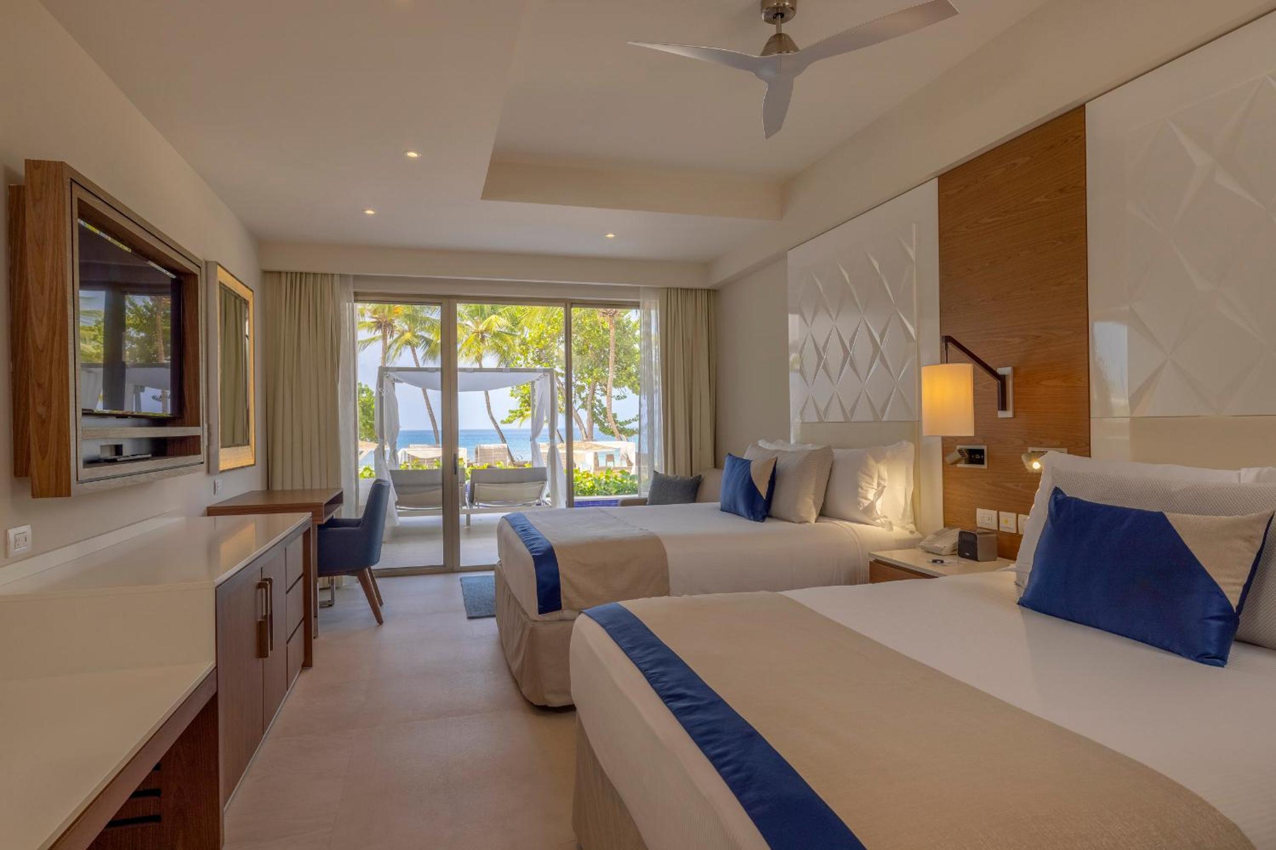 Luxury Ocean View Room - Photo 7