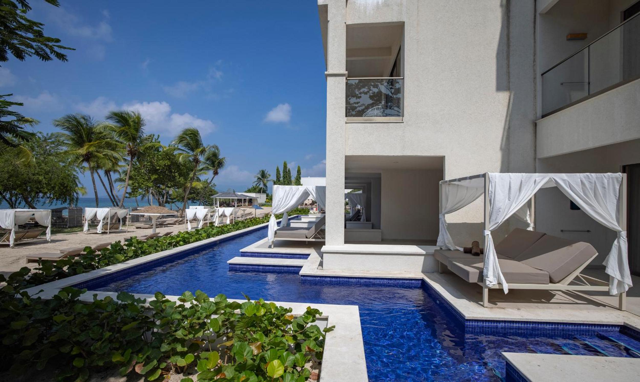 Luxury Junior Suite Ocean front Swim Out Diamond Club - Photo 9