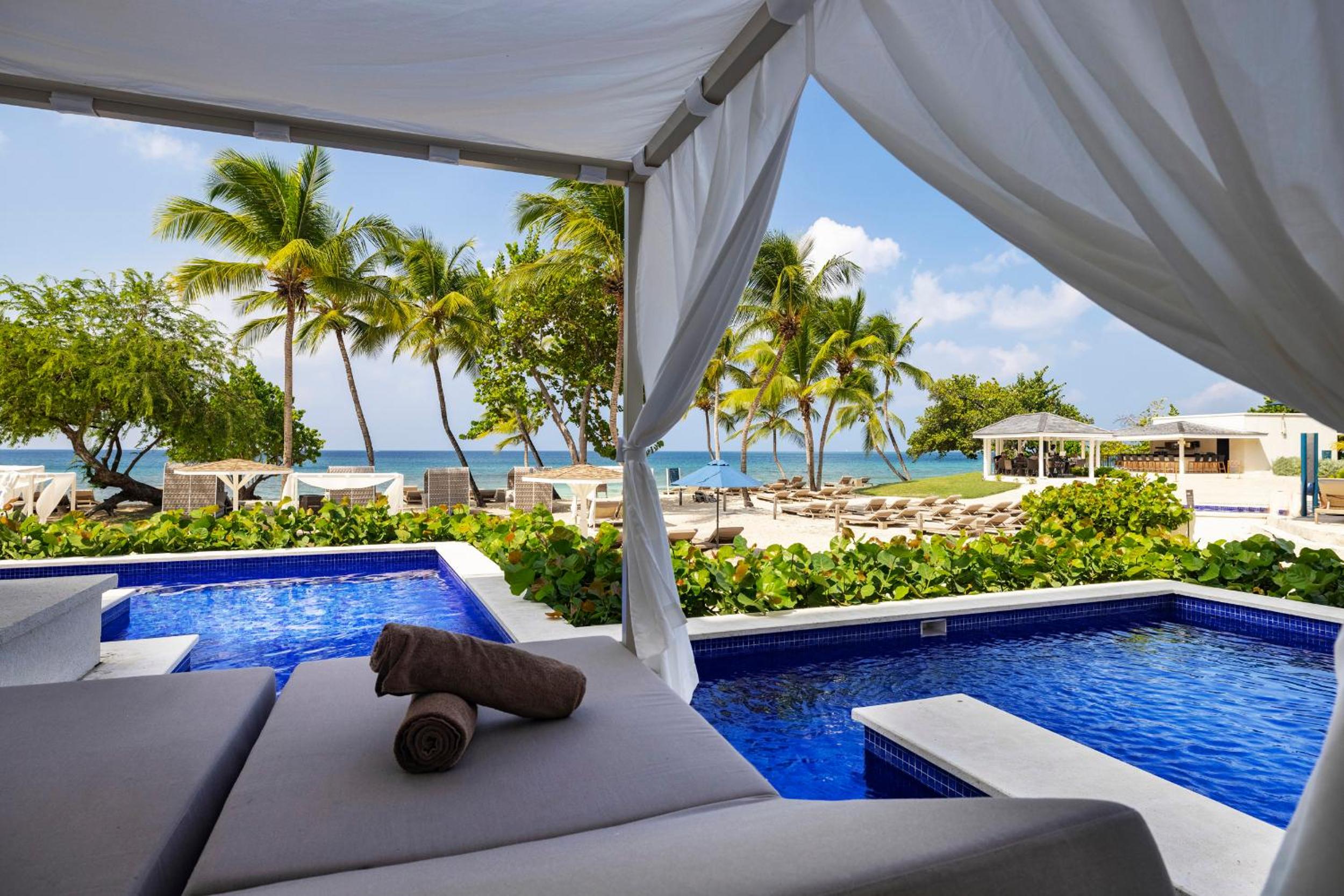 Luxury Junior Suite Ocean front Swim Out Diamond Club - Photo 11