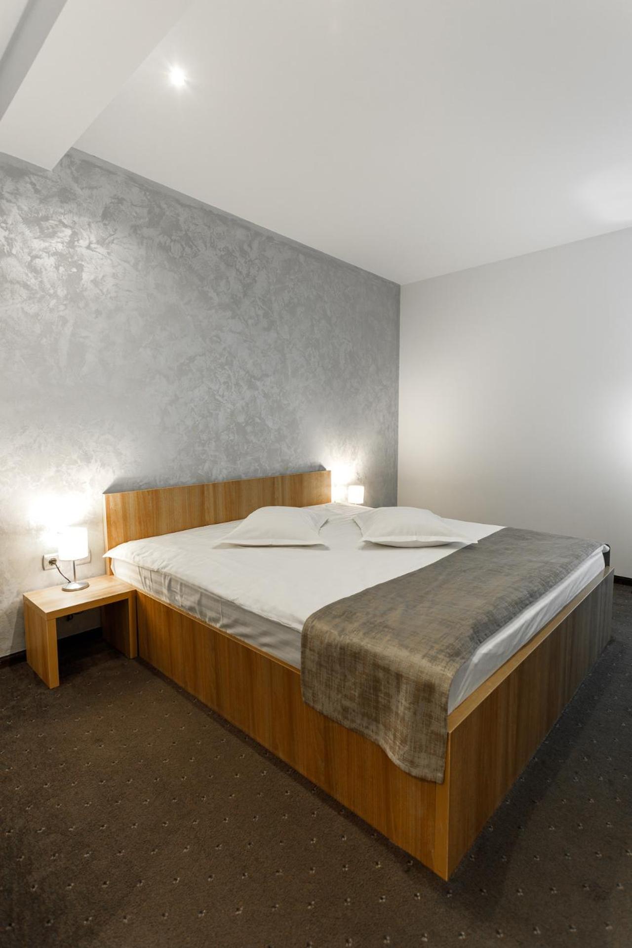 Single Room with Bathroom photo 1