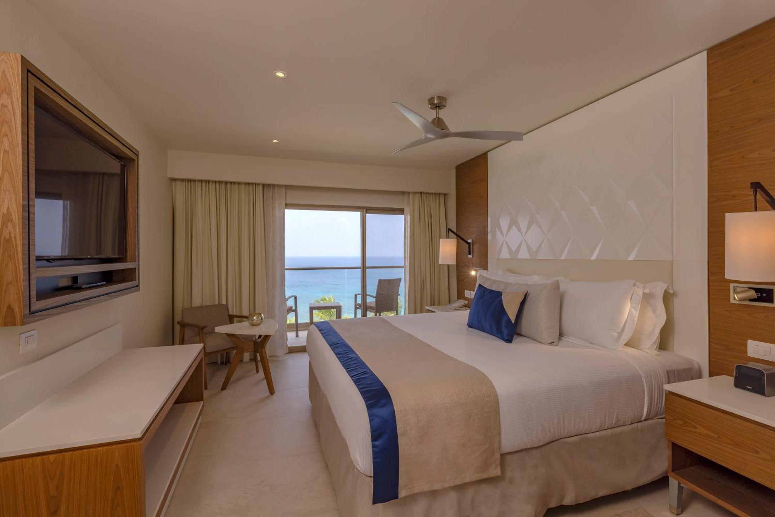 Luxury Ocean View Room - Photo 1