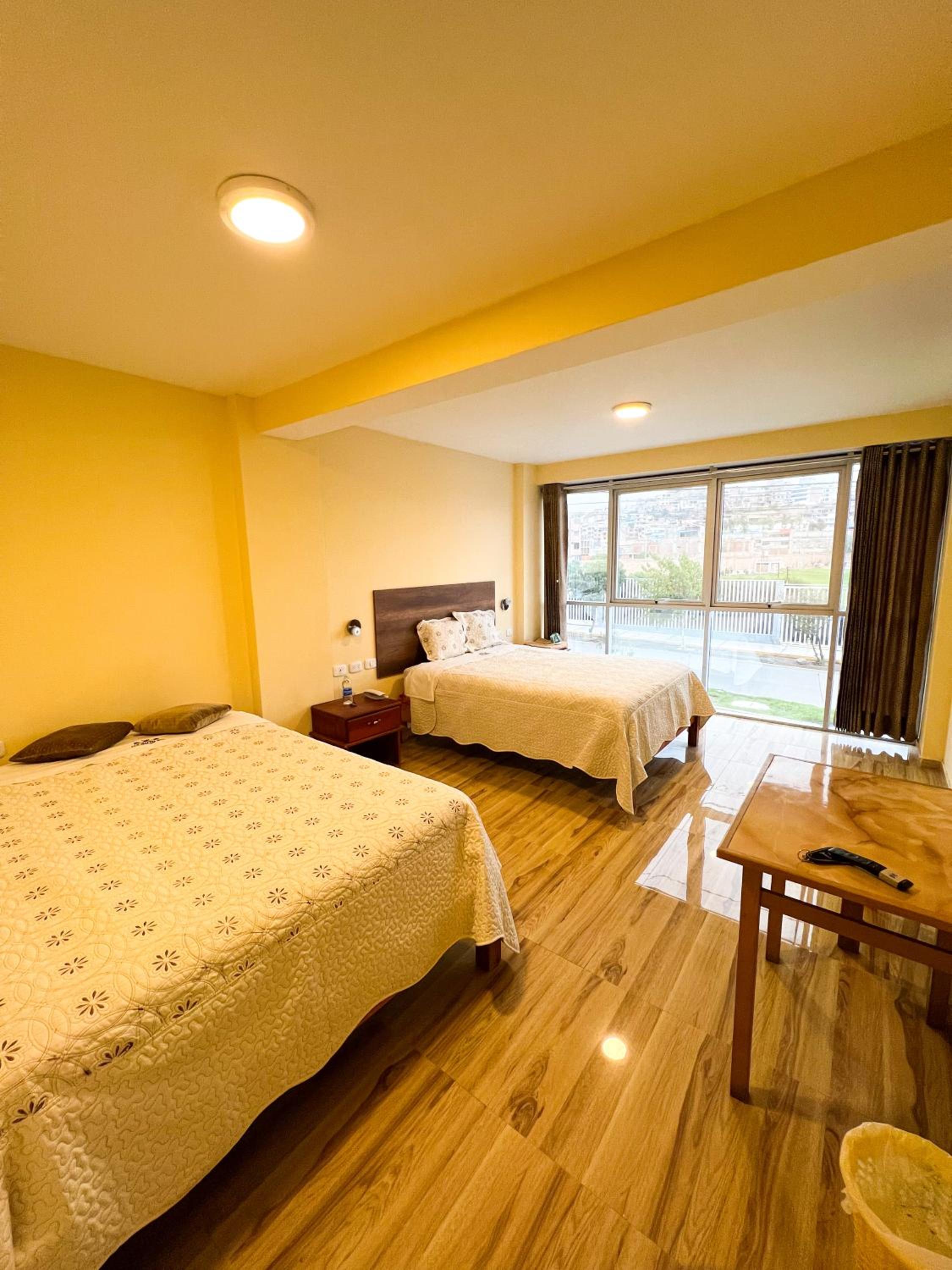 Twin Room with Bathroom photo 1