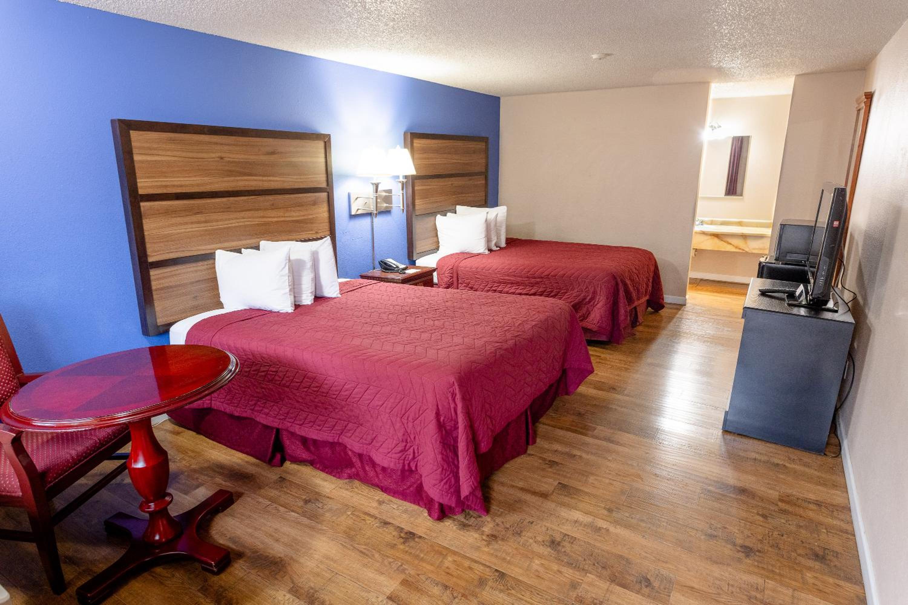 Deluxe Queen Room