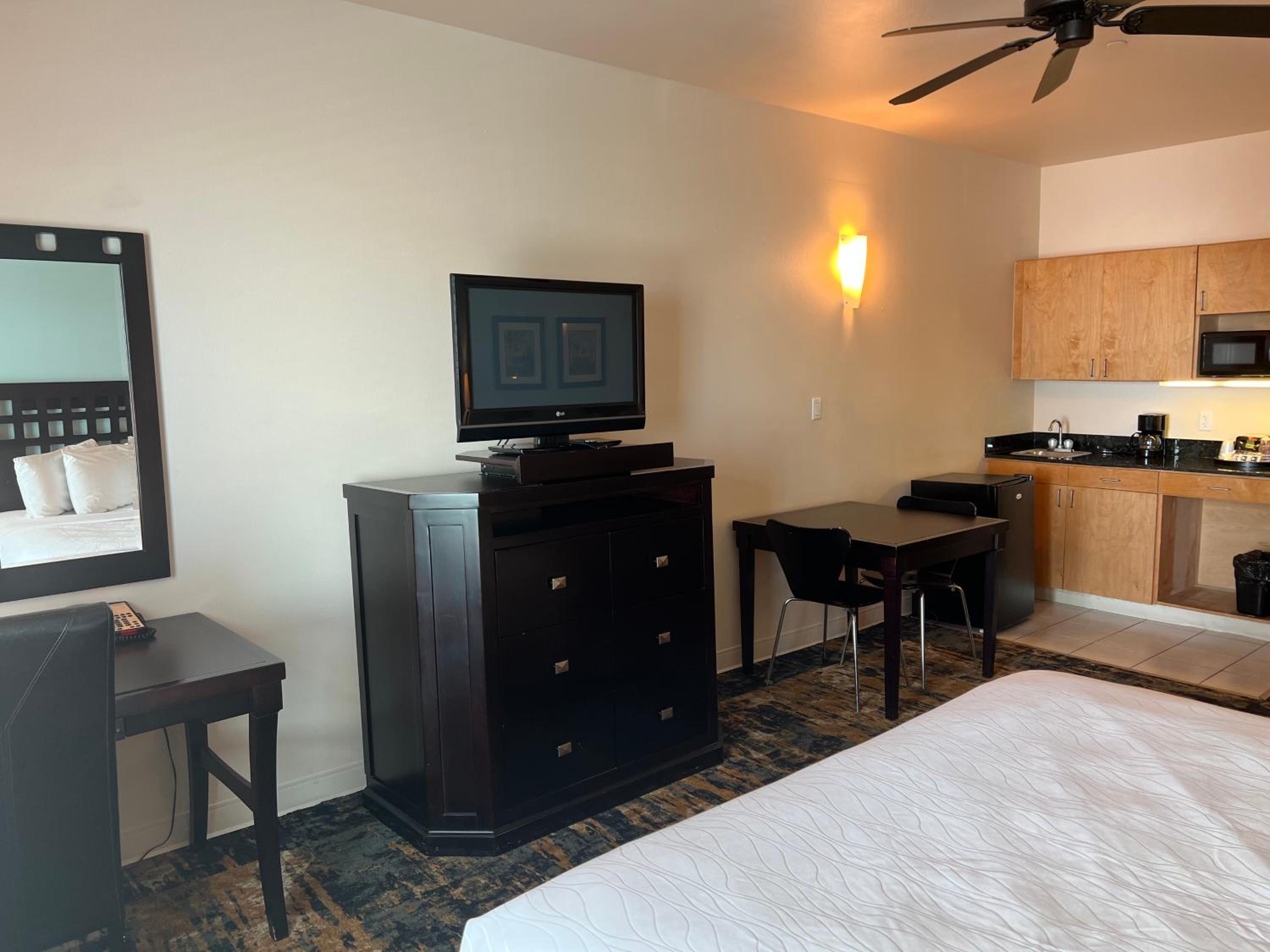 King Suite with Sofa Bed - Photo 11