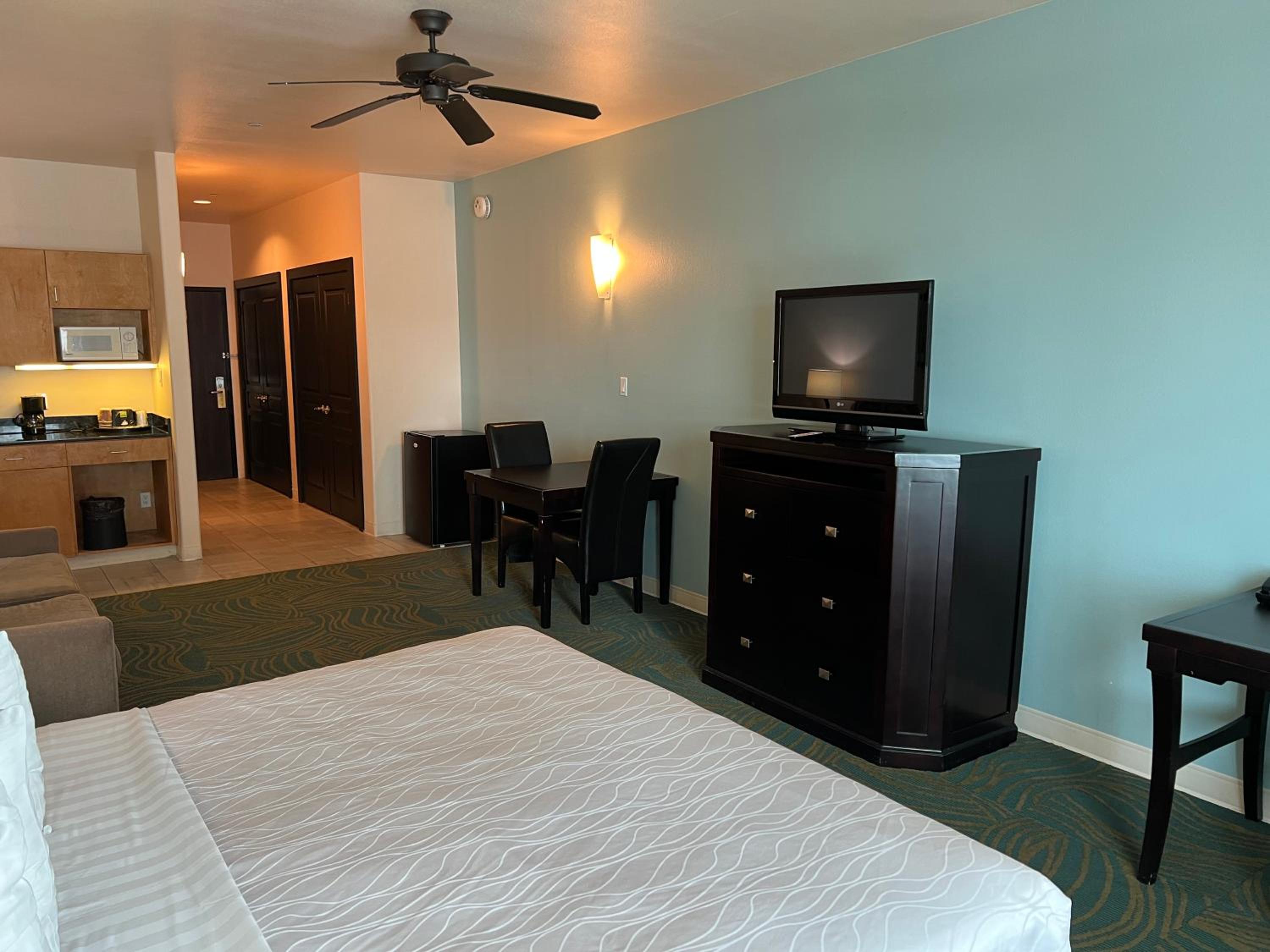King Suite with Sofa Bed - Photo 5