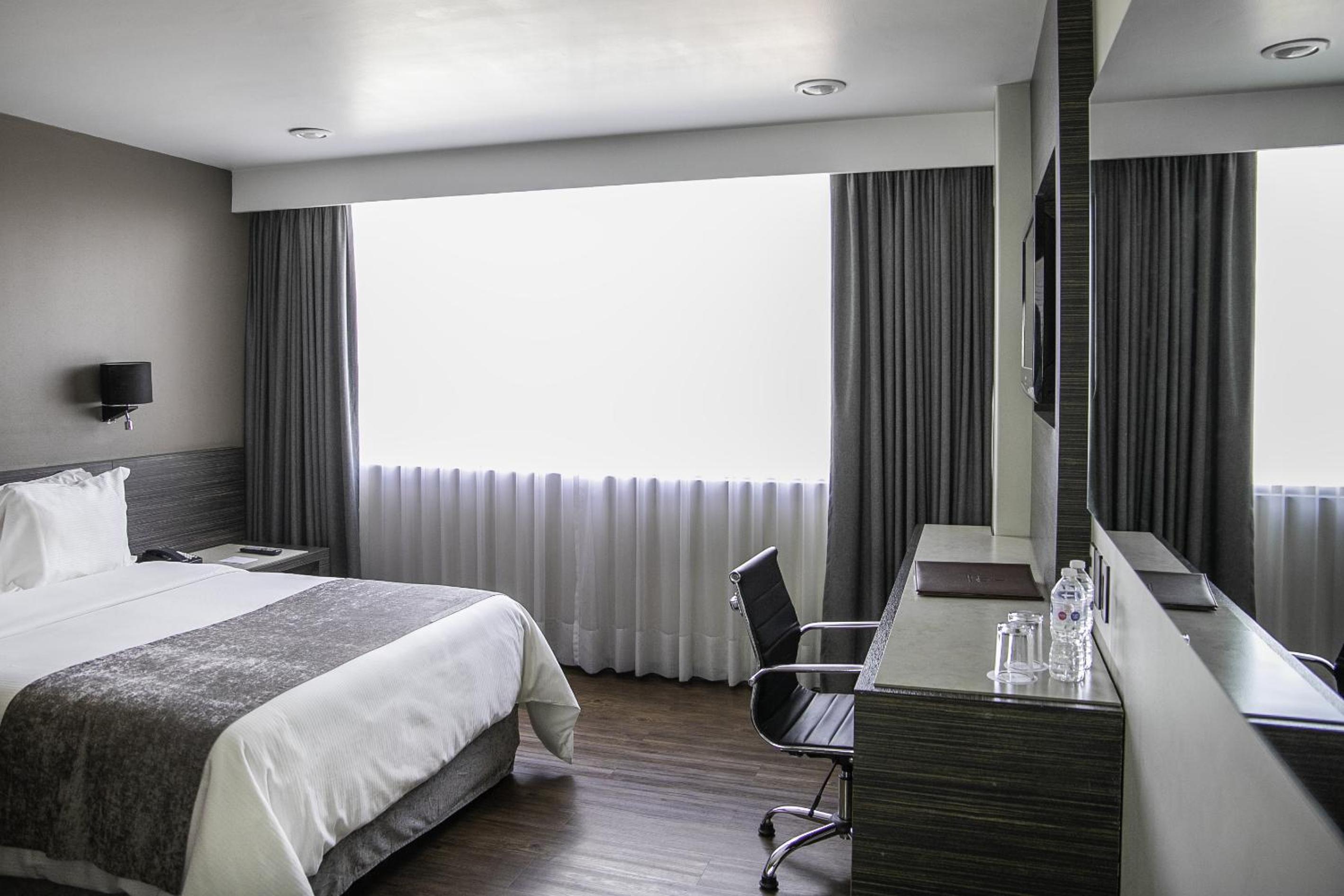 Queen Room photo 1