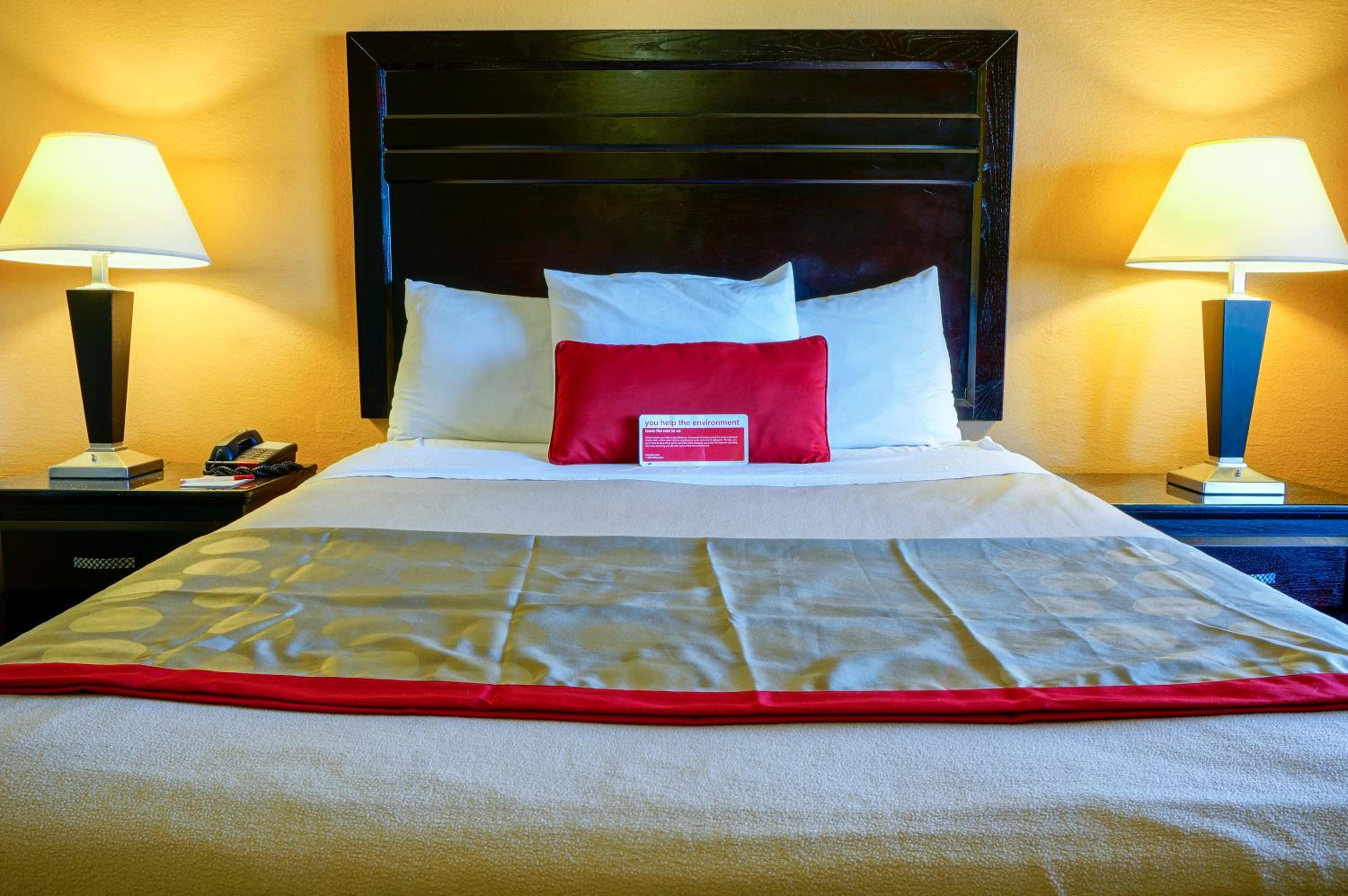 Queen Room - Non-Smoking - Photo 3