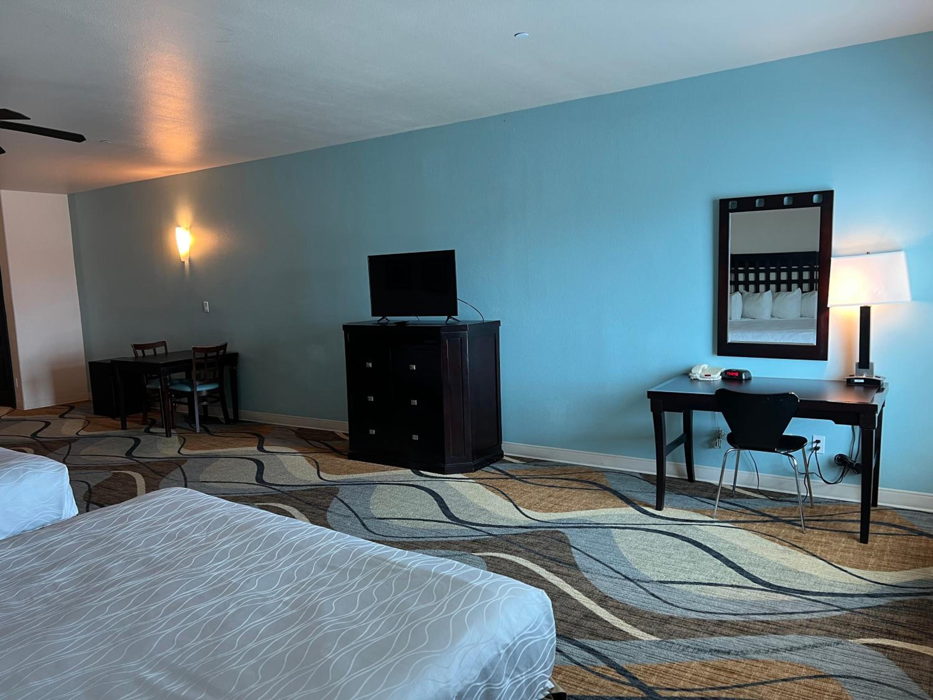 King Suite with Two King Beds and Sofa Bed  - Photo 4