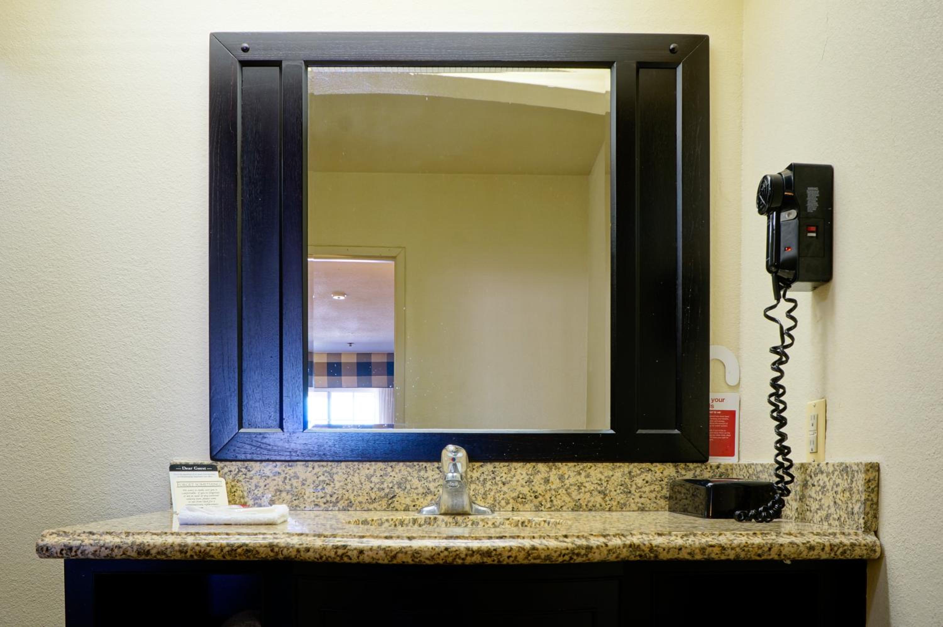 Studio Suite - Non-Smoking - Photo 3