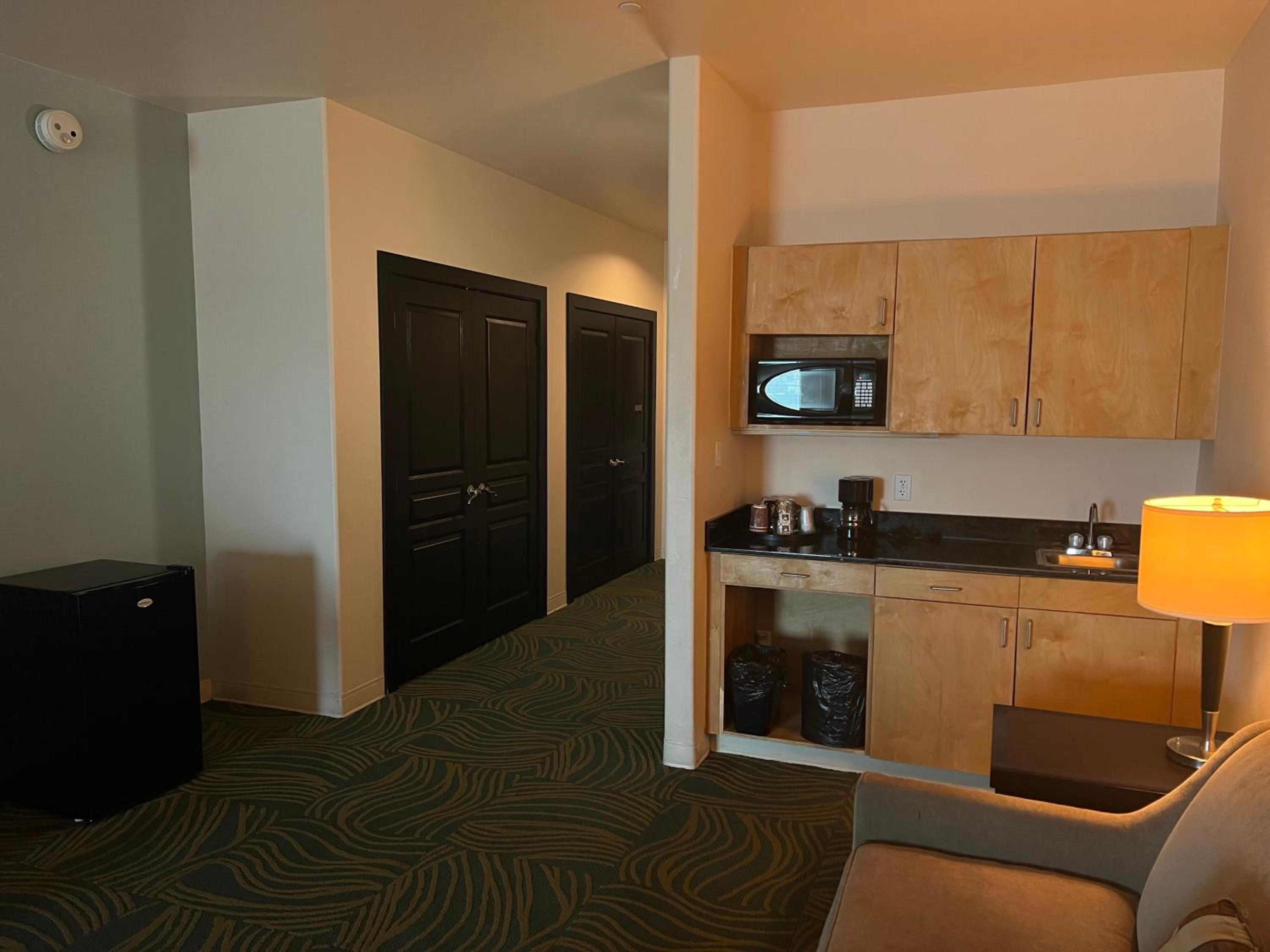 King Suite with Two King Beds and Sofa Bed  - Photo 12