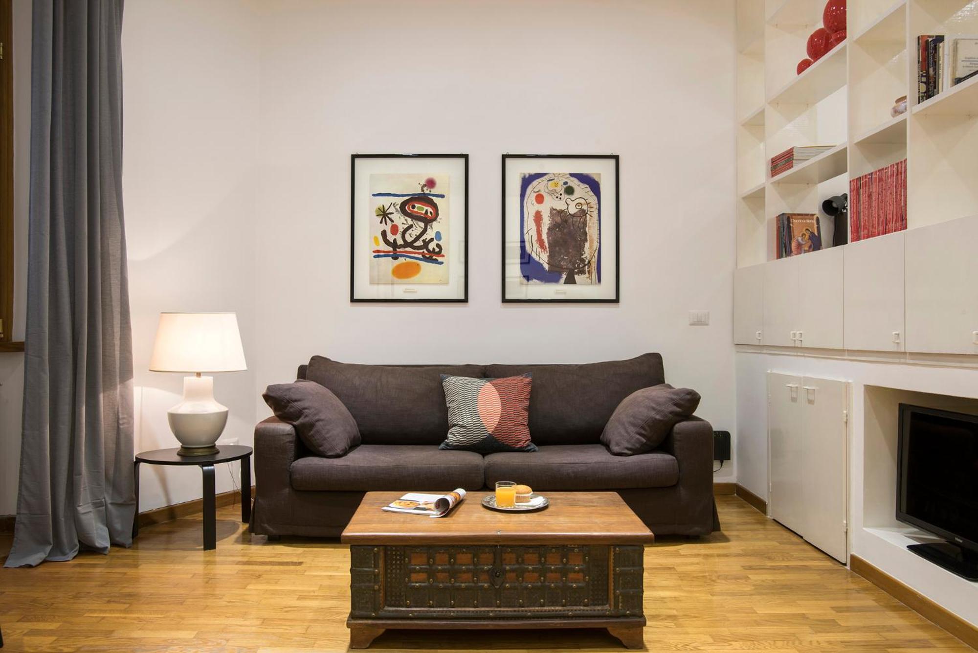 One-Bedroom Apartment