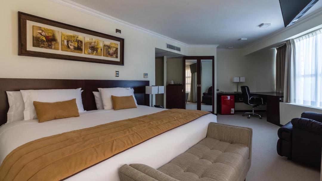 Deluxe King Room photo 1