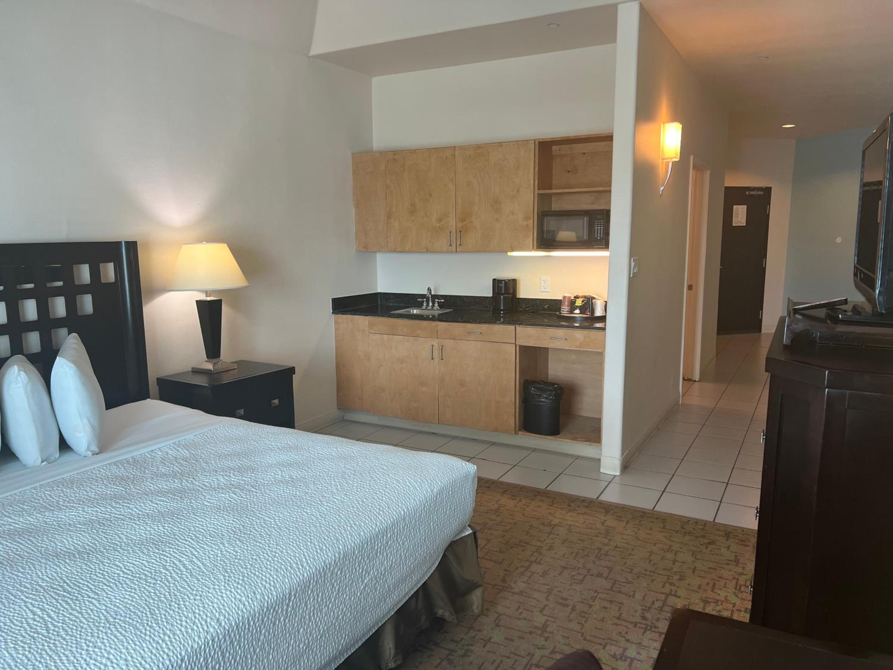 King Room - Disability Access/Non-Smoking - Photo 2