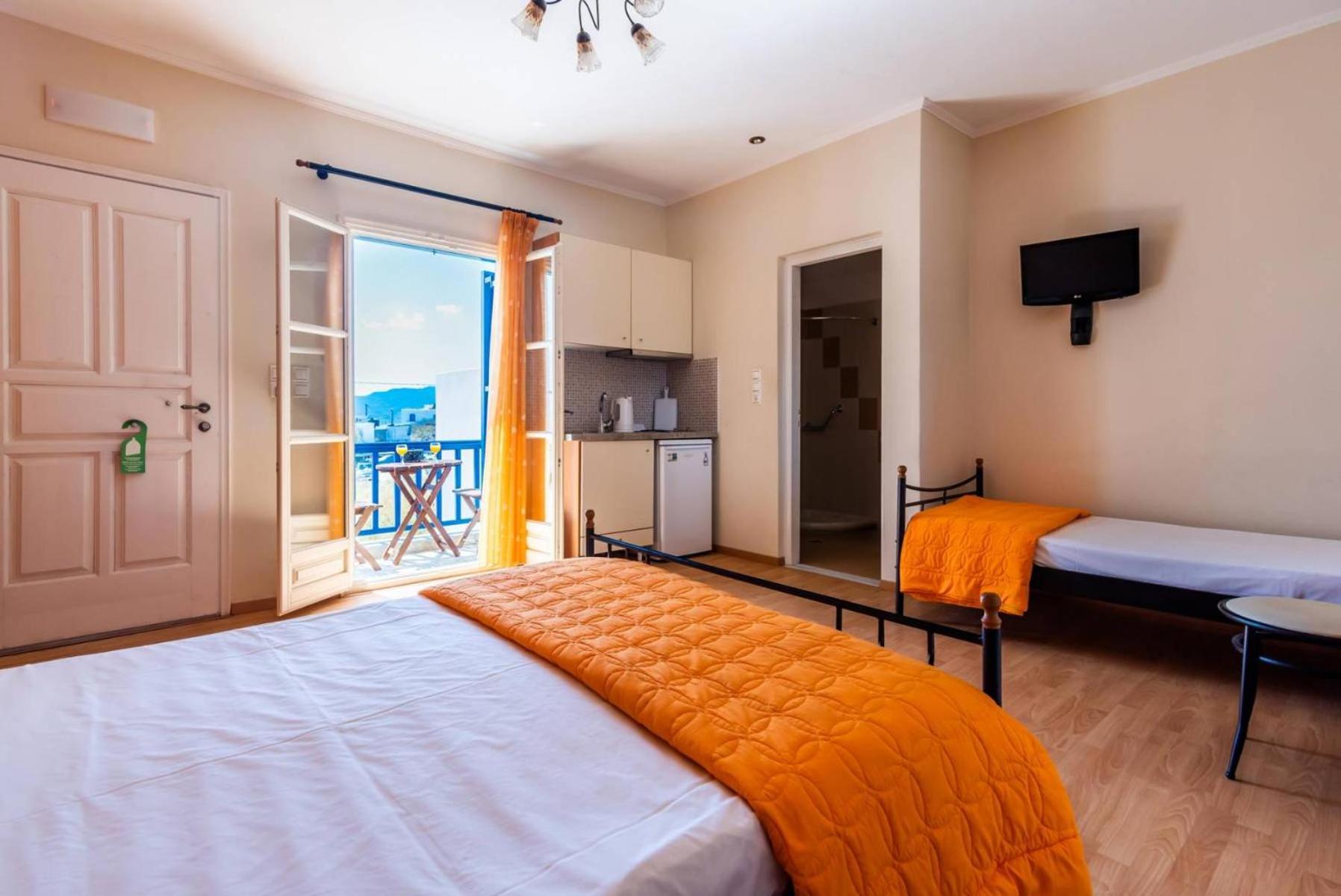 Standard Triple Studio