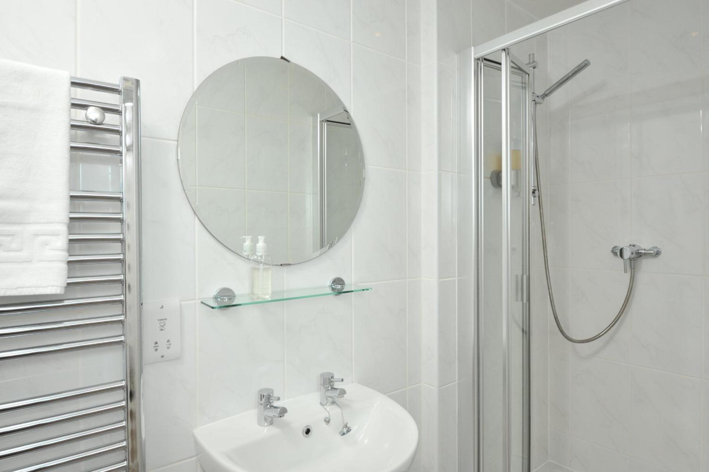 Premier Two-Bedroom Apartment with Sea View - 14 - Pet Friendly  photo 2