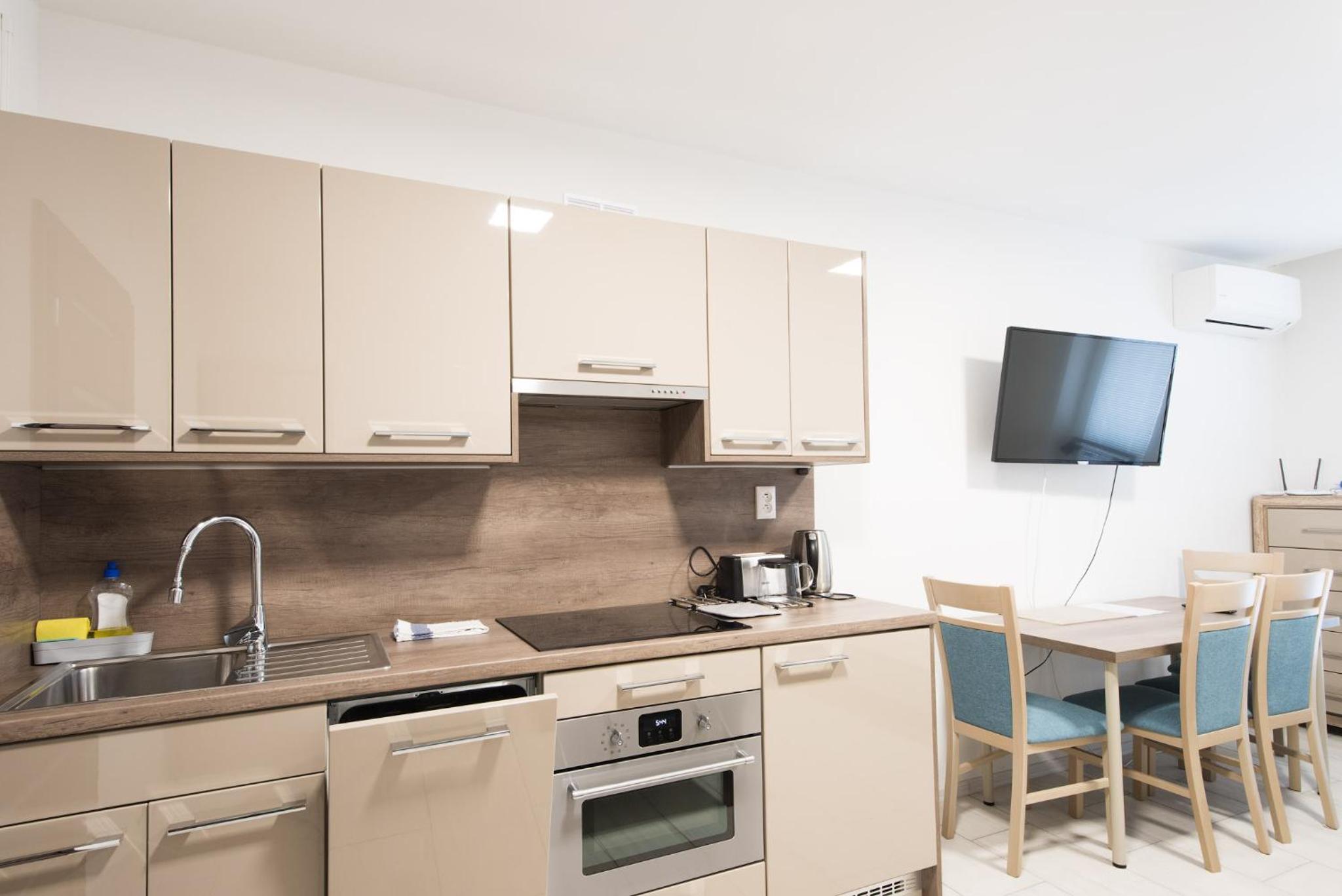 One-Bedroom Apartment - Photo 11