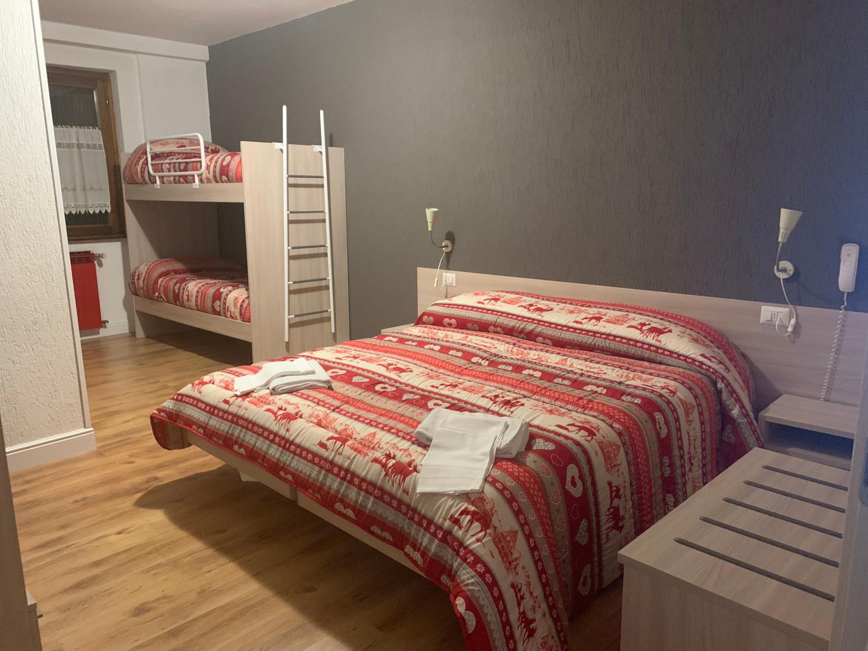 Classic Quadruple Room