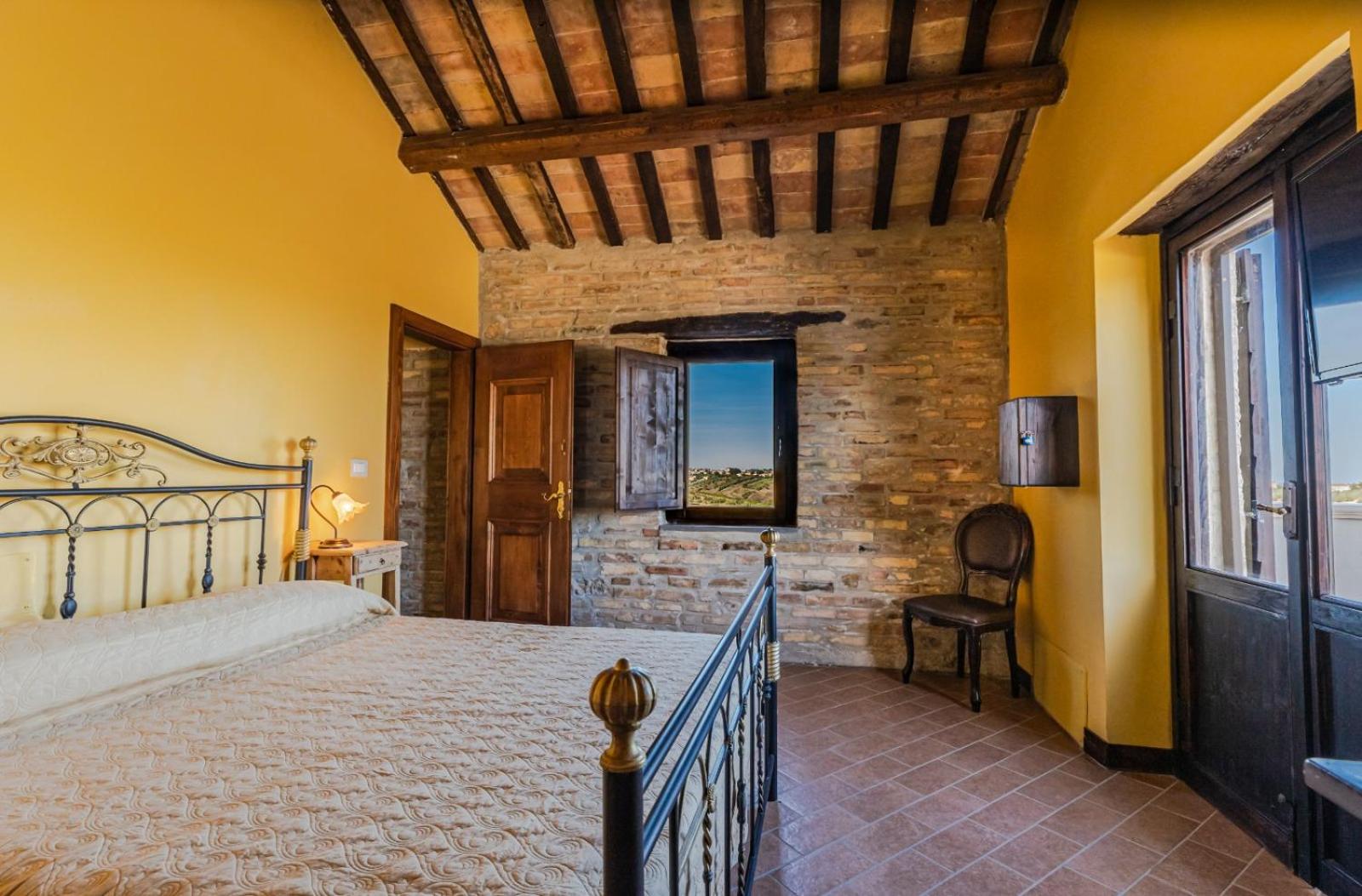 Deluxe Double Room with Balcony and Sea View photo 3