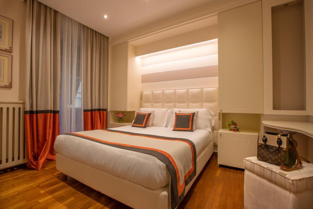 Classic Double Room - Photo 7