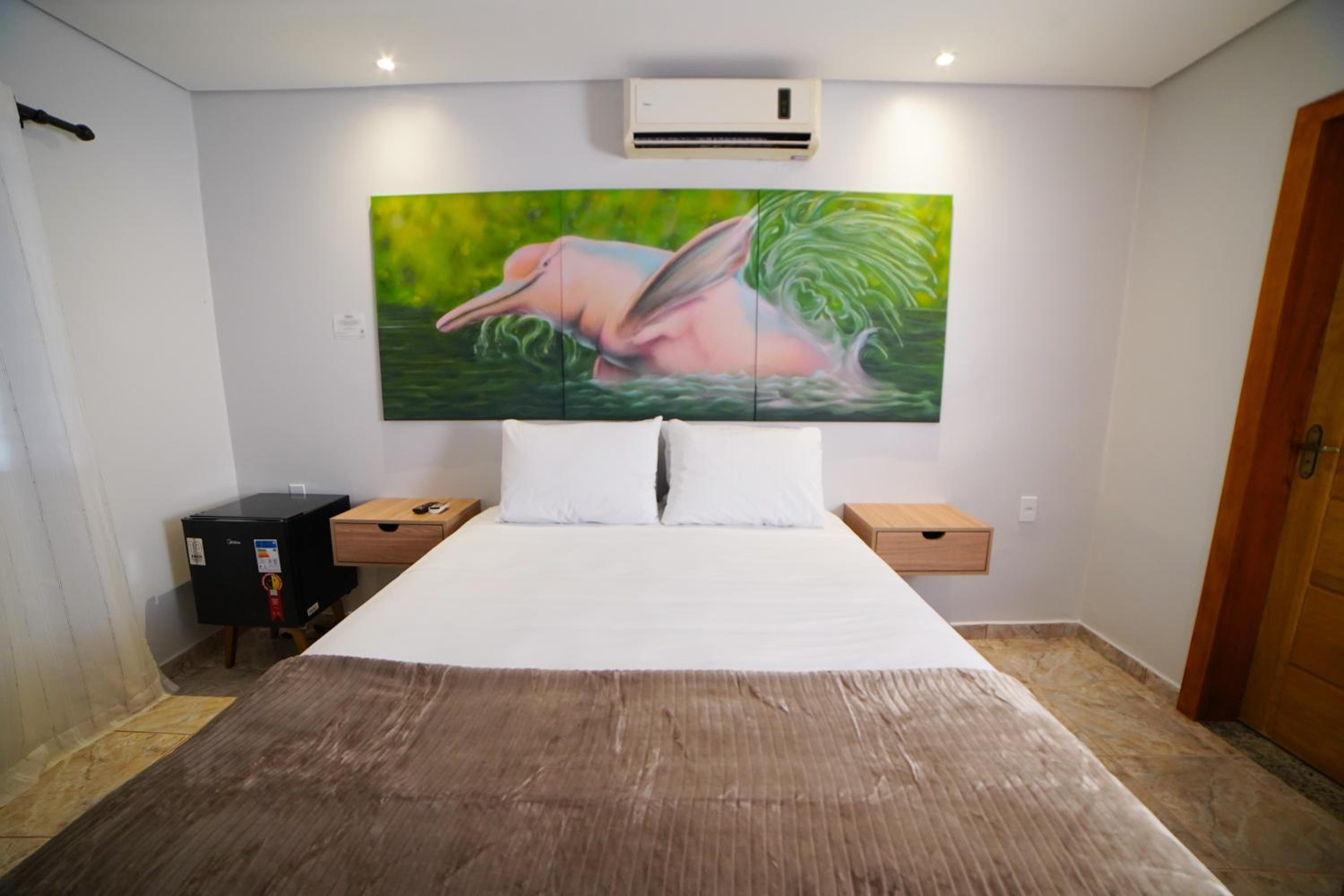 Deluxe Queen Suite