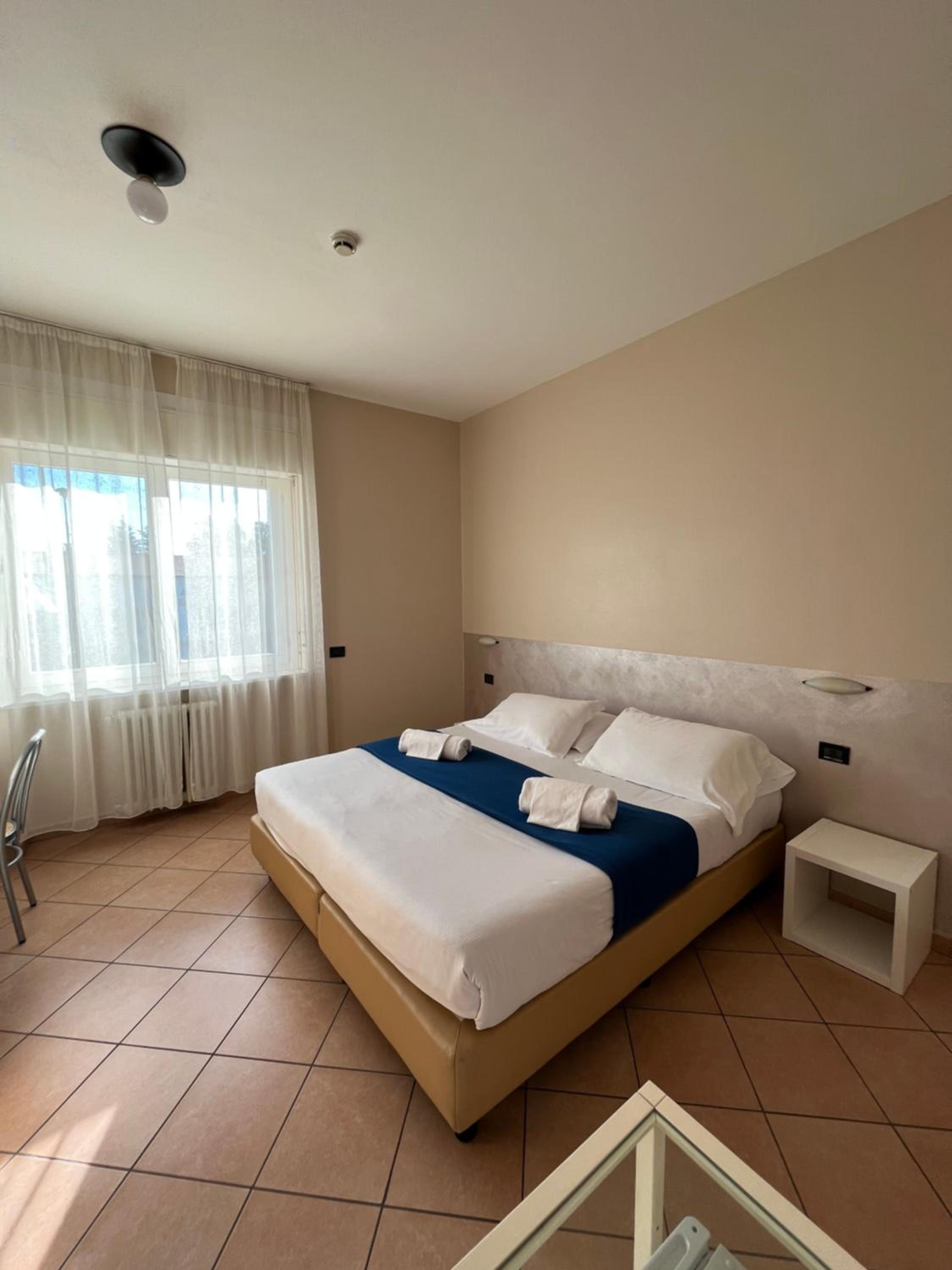 Double or Twin Room - Photo 2