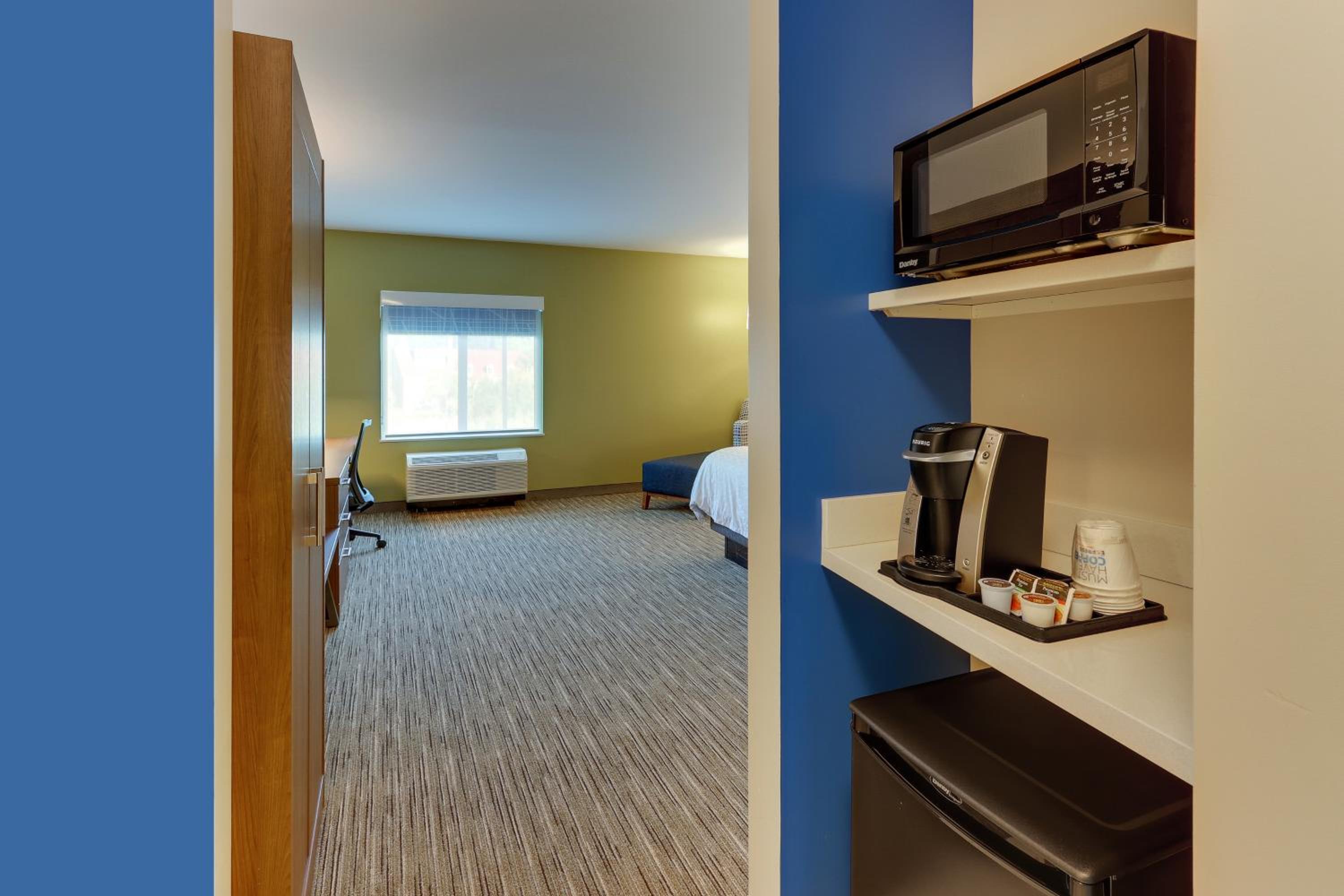 Standard King Room - Photo 2