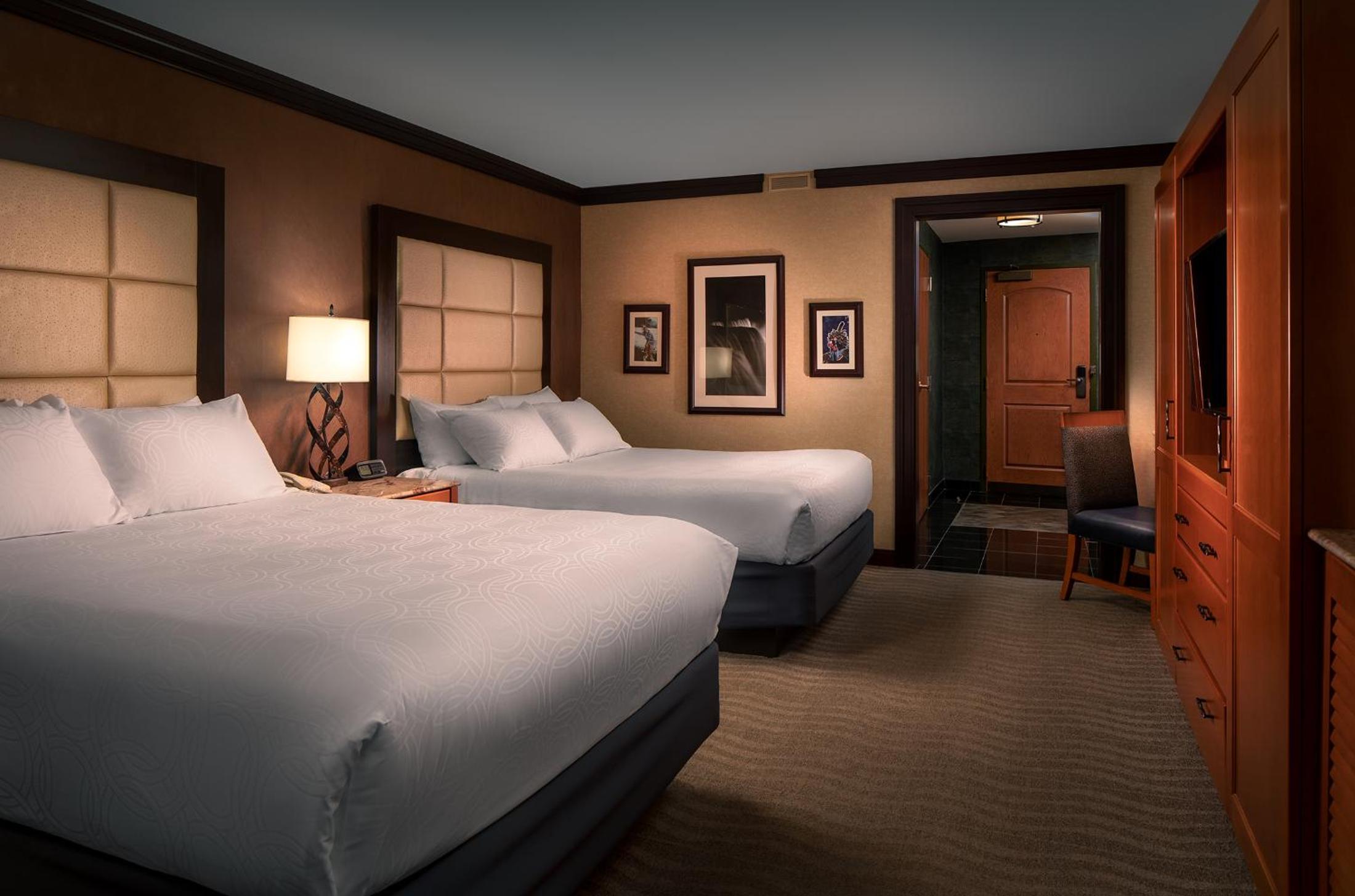 Deluxe Room with Two Queen Beds Nonsmoking - Photo 2
