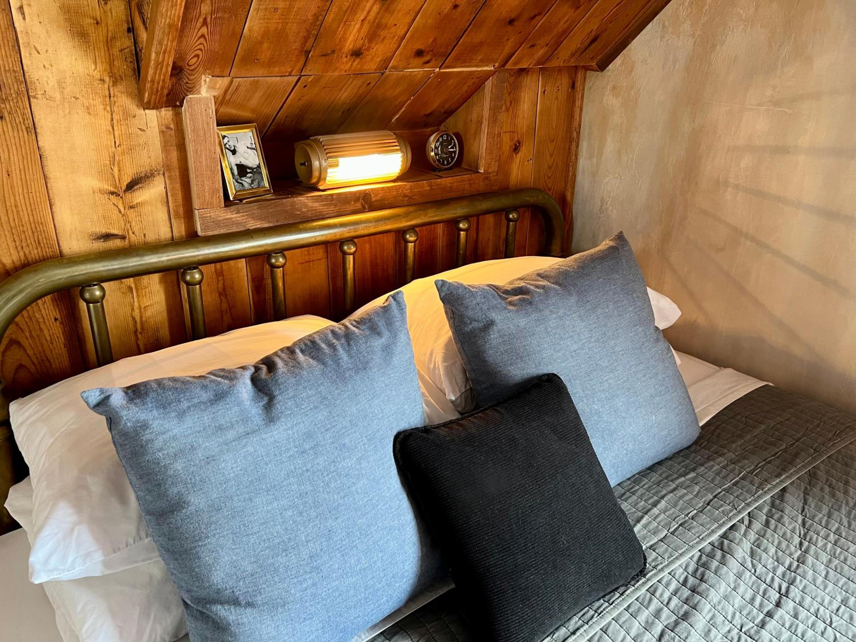 Deluxe Queen Room photo 1