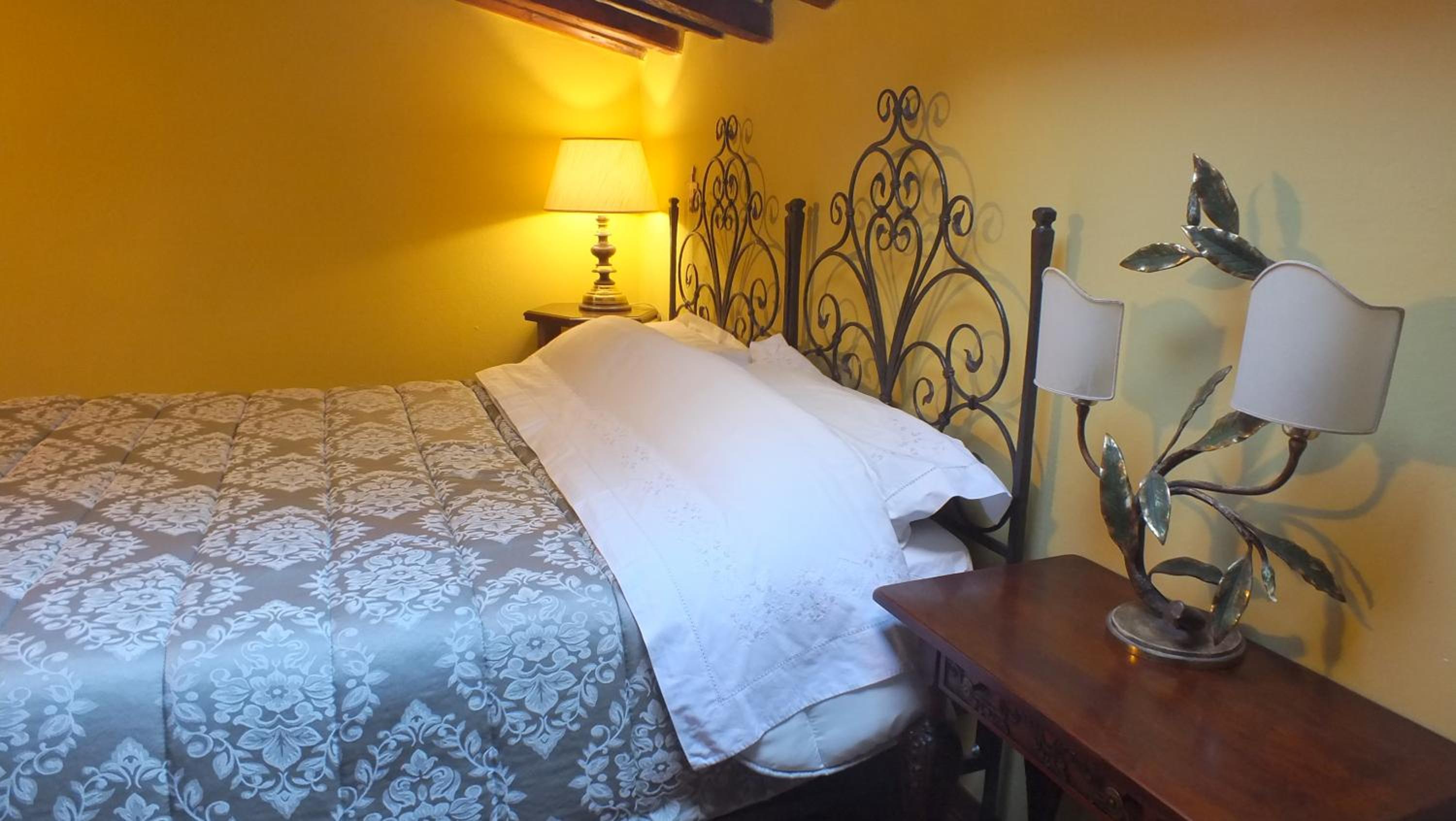 Large Double or Twin Room