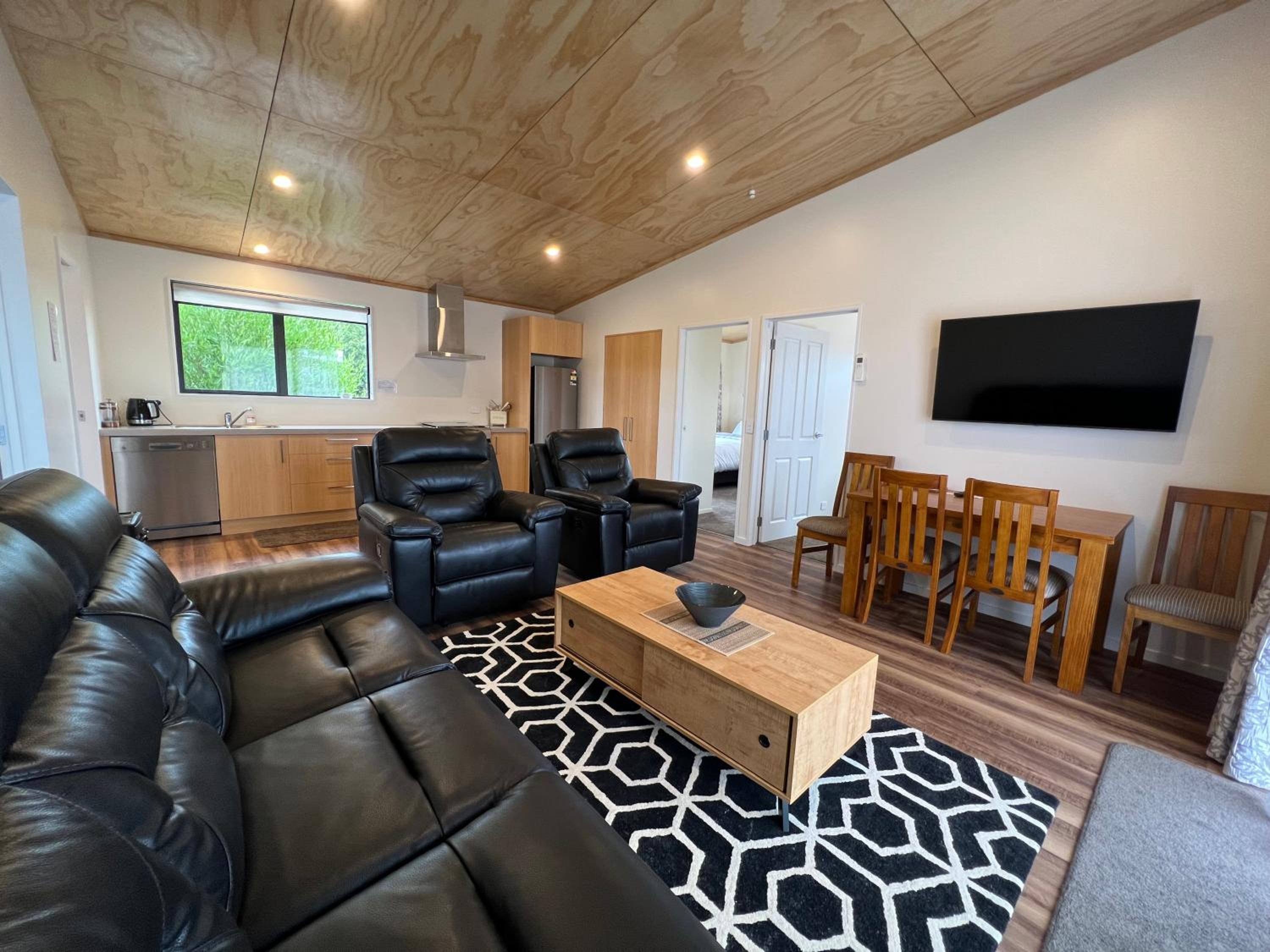 Three-Bedroom Apartment - Photo 22