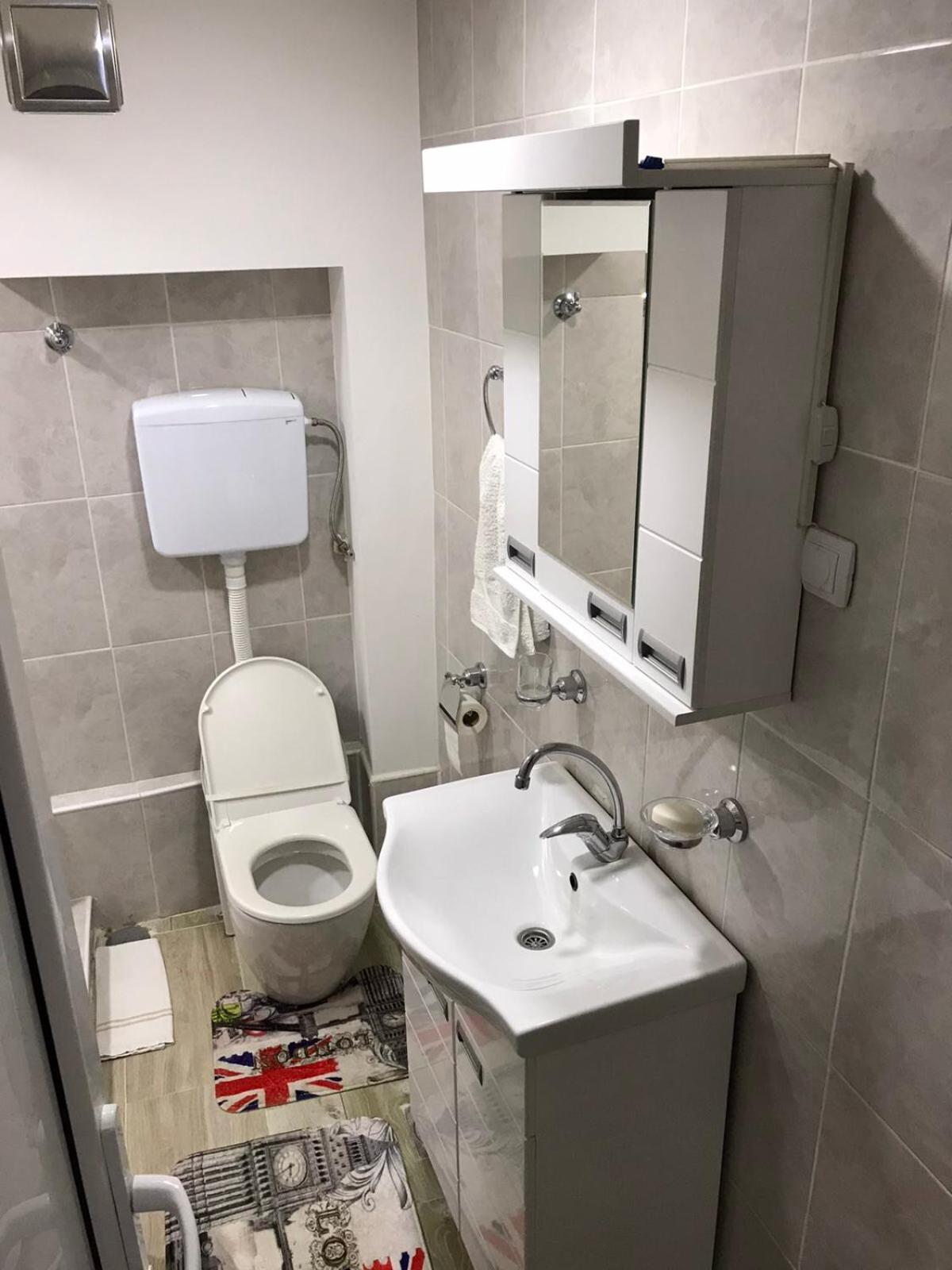 Family Room with Private Bathroom photo 3