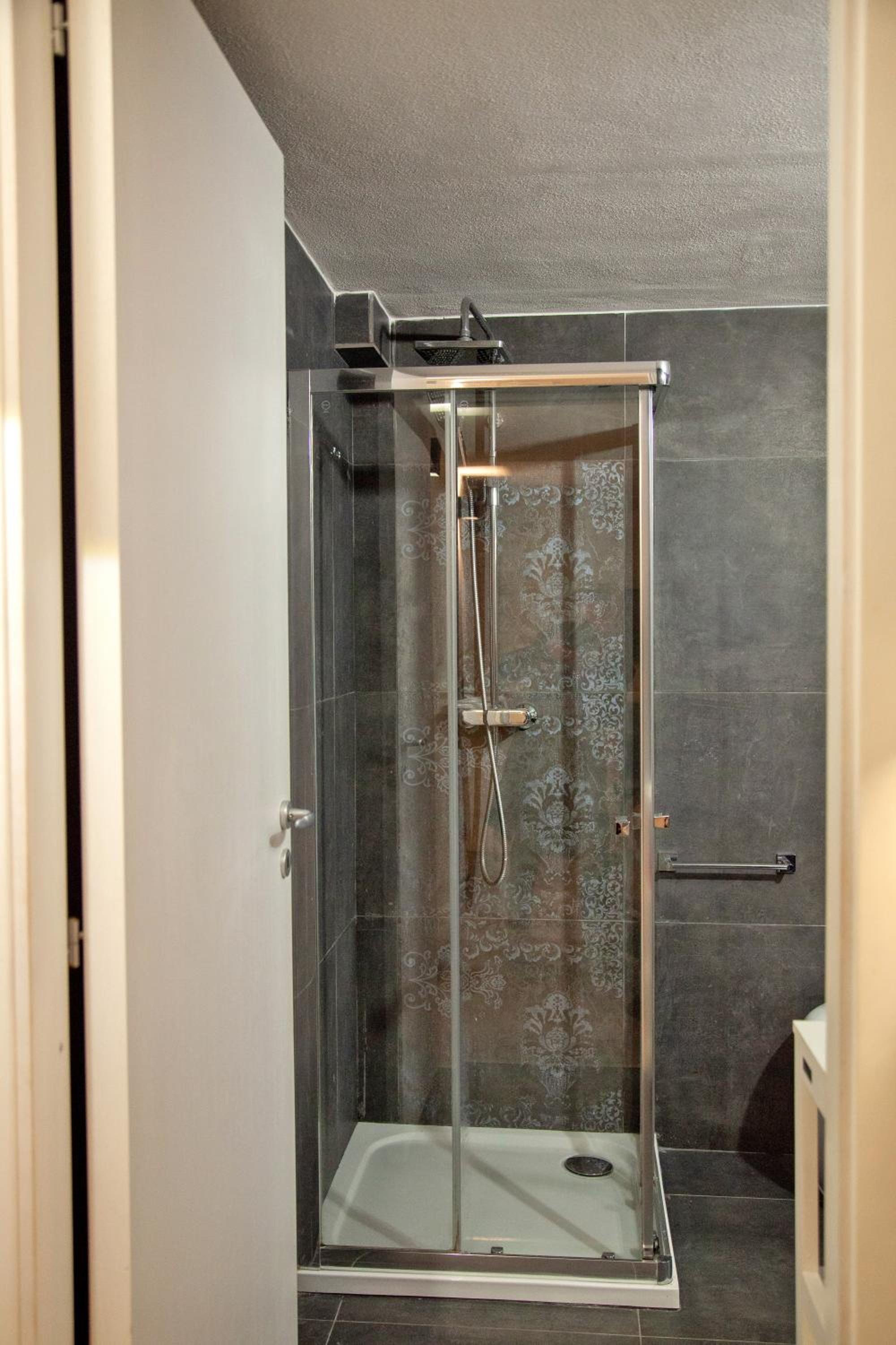 Economy Double Room - Photo 5