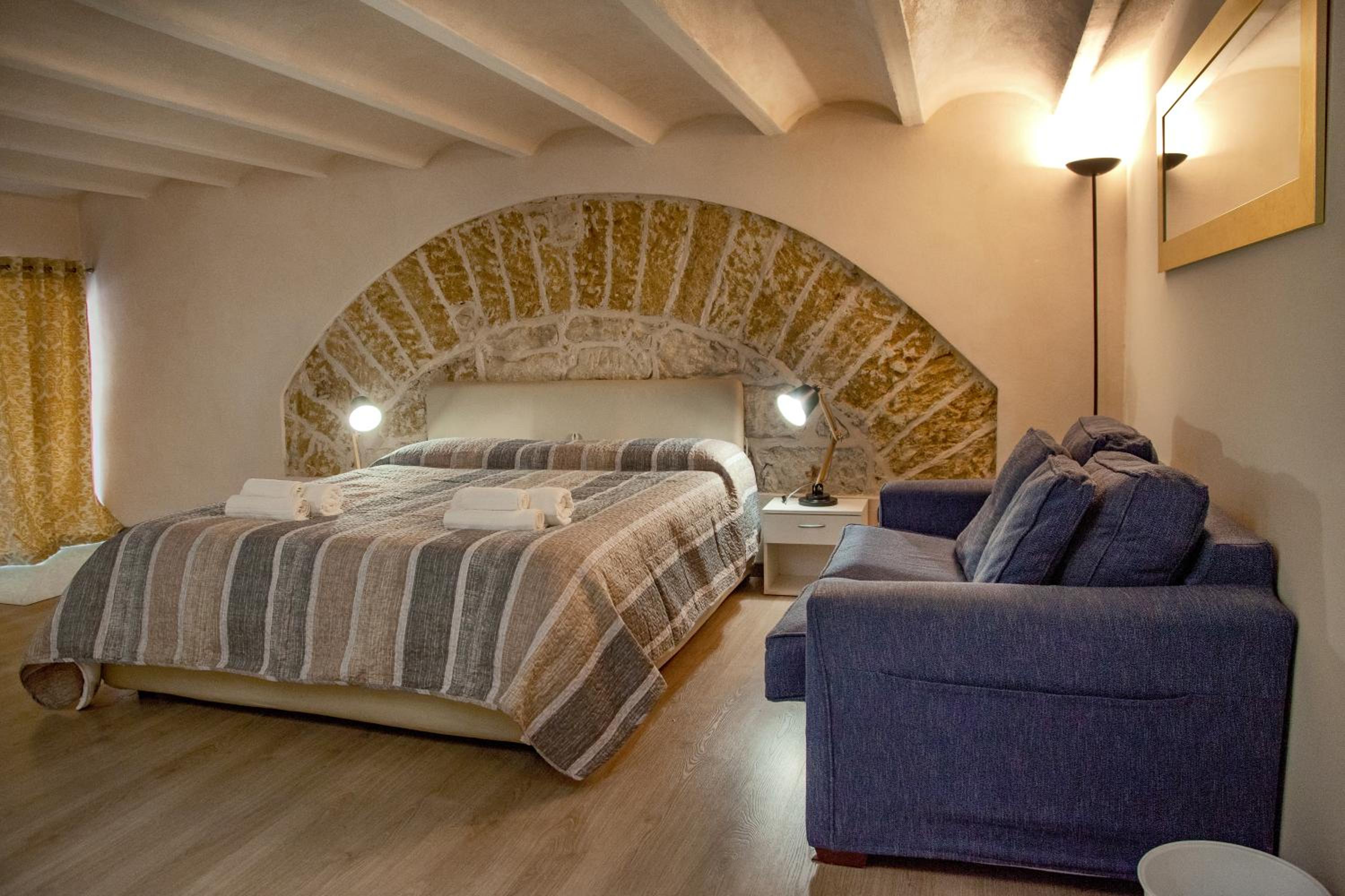Family Room - Photo 9