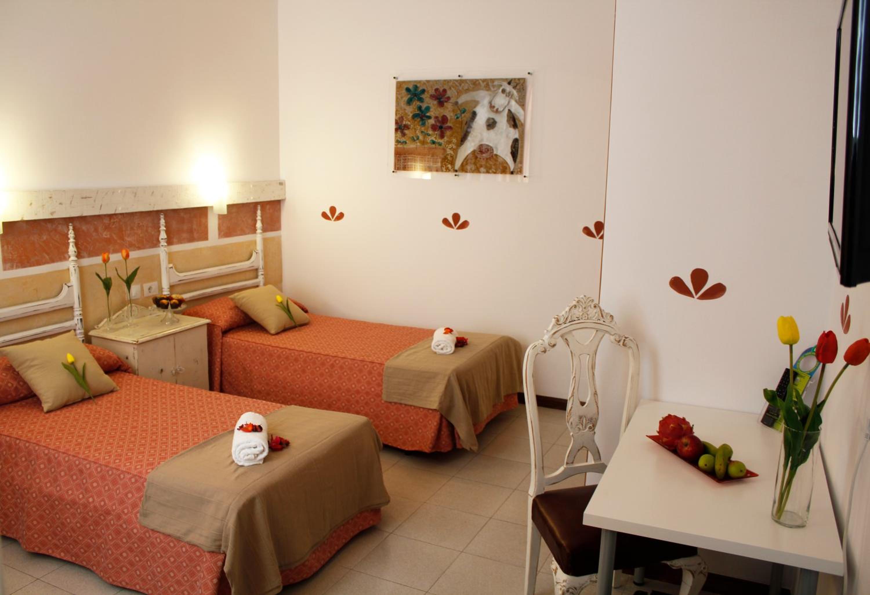 Double or Twin Room - Photo 3