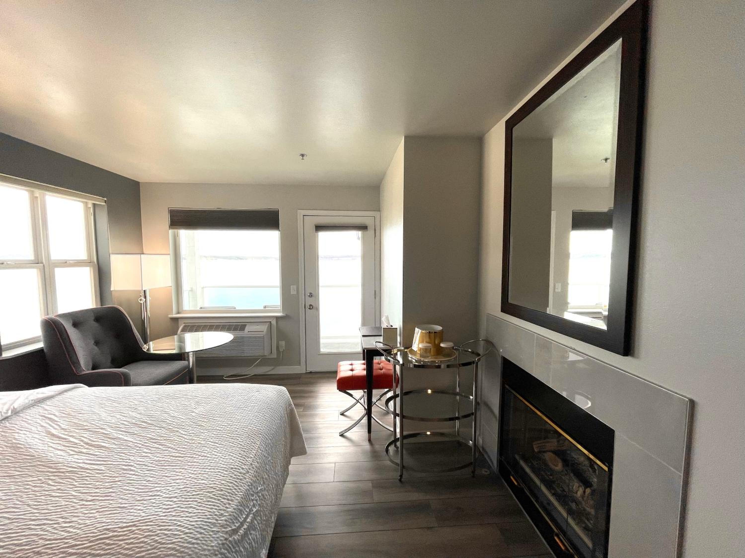 Premium Double with King & Full Bed