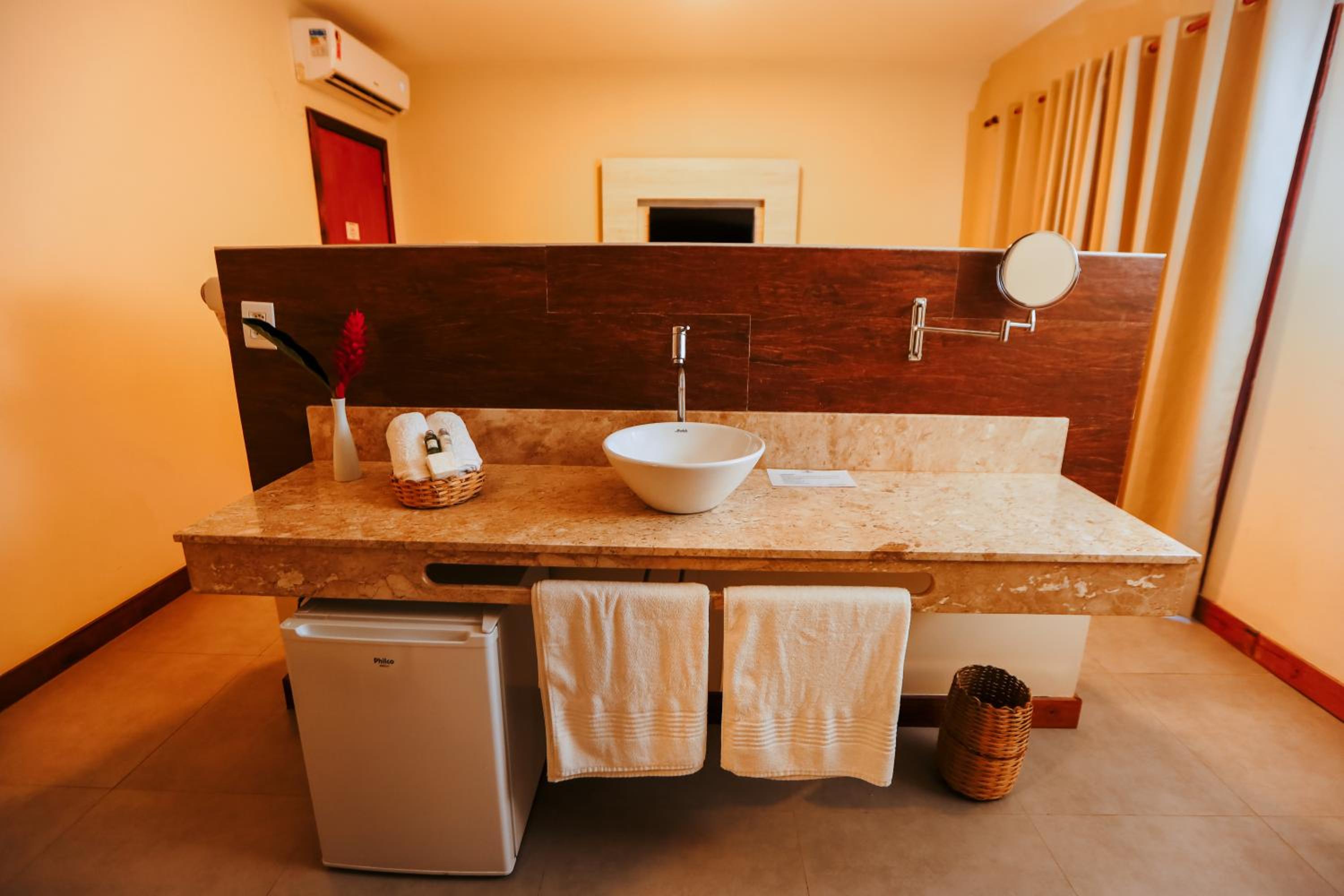 Deluxe Double or Twin Room with Balcony photo 2