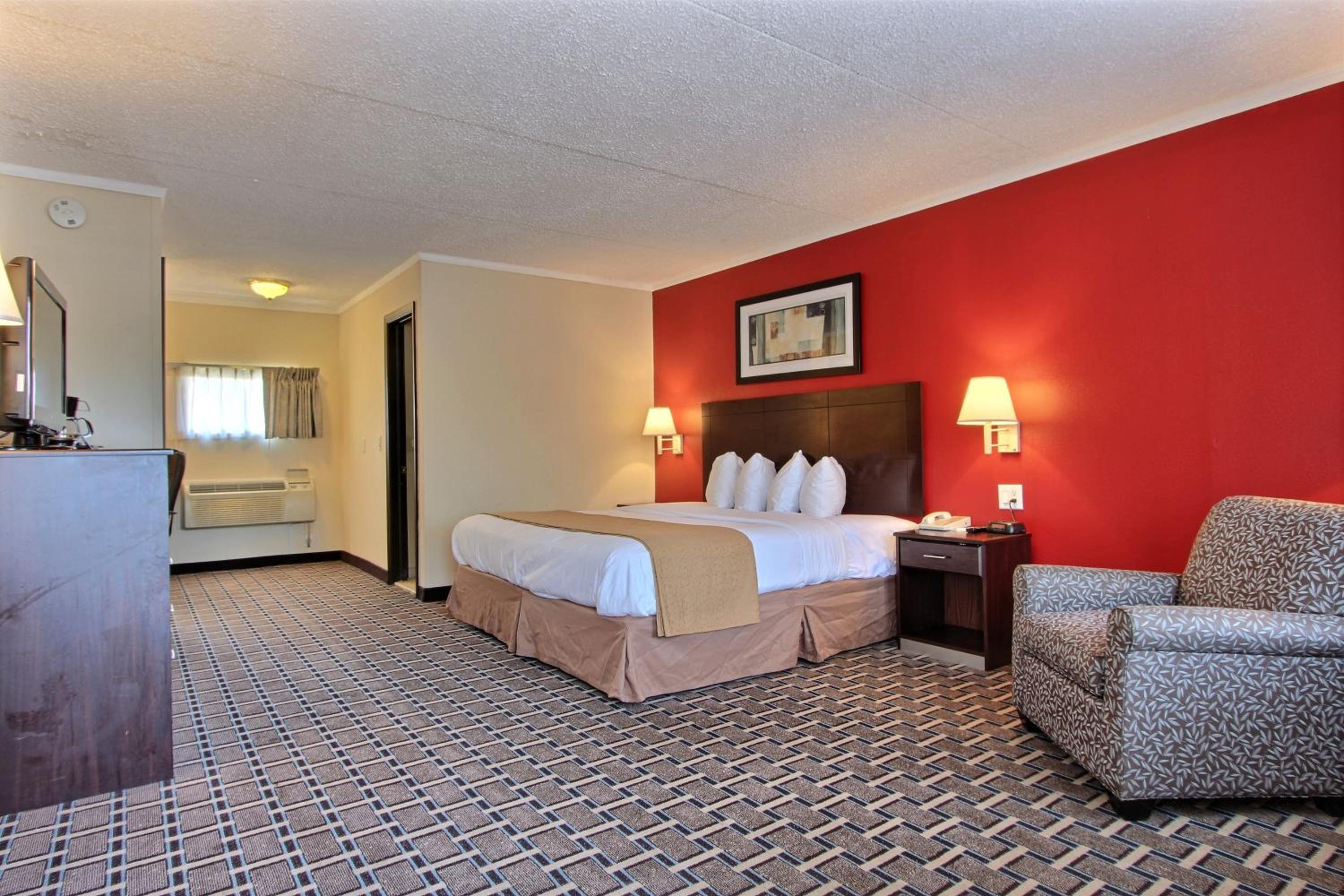 King Room - Non-Smoking - Photo 1