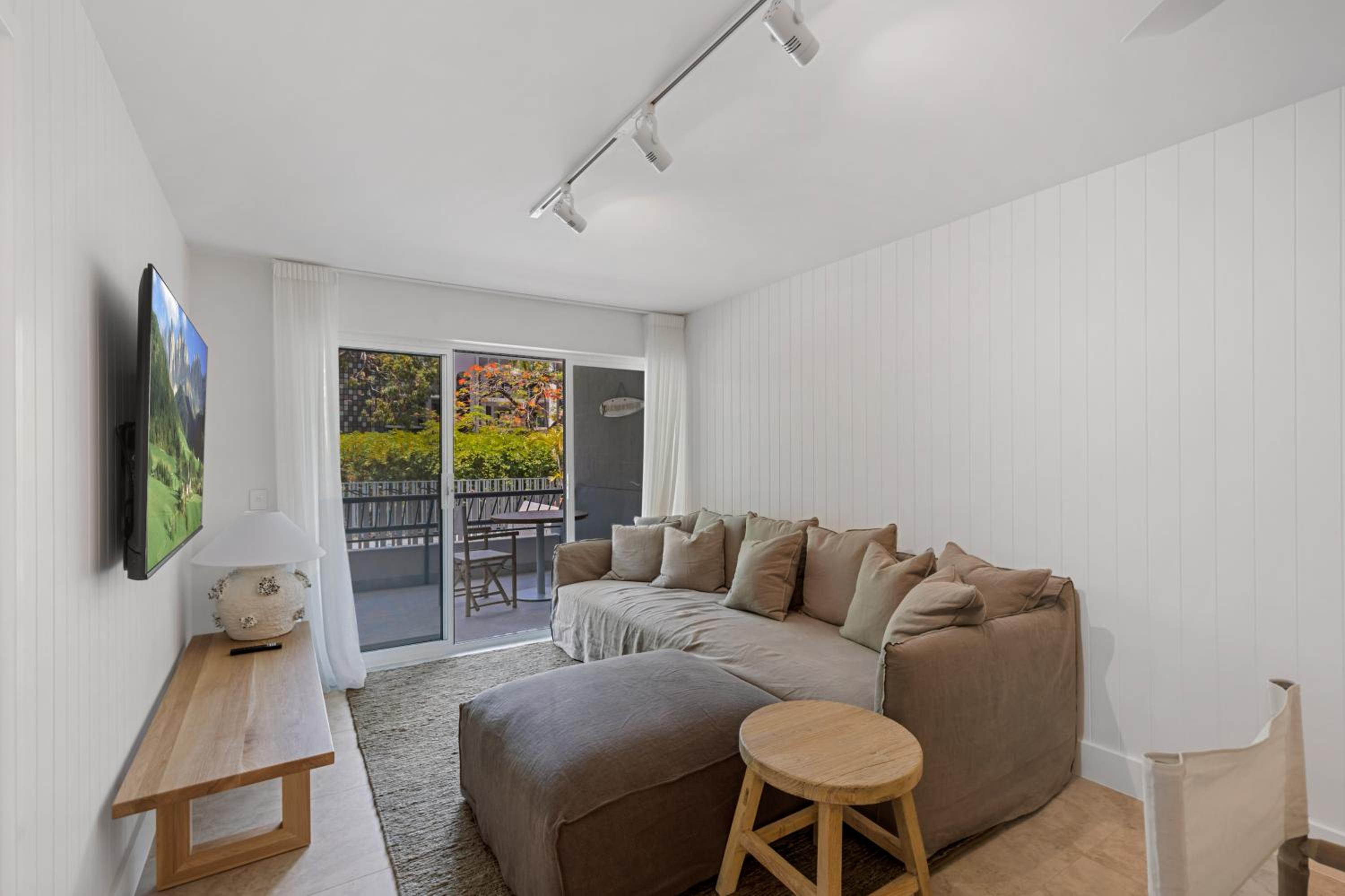 Superior Two-Bedroom Apartment - Photo 7
