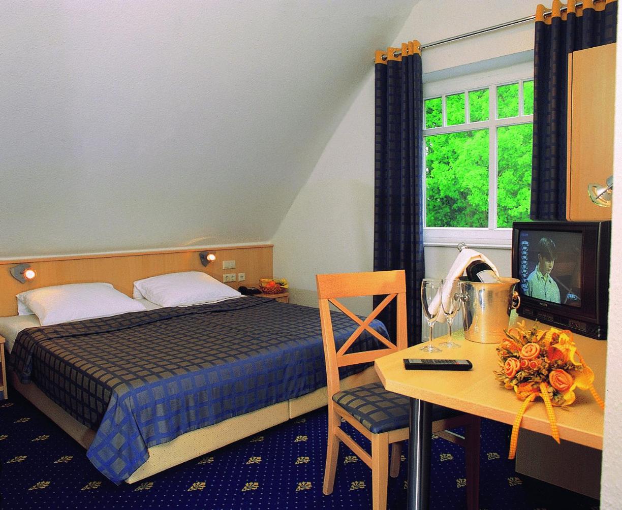 Double or Twin Room photo 3