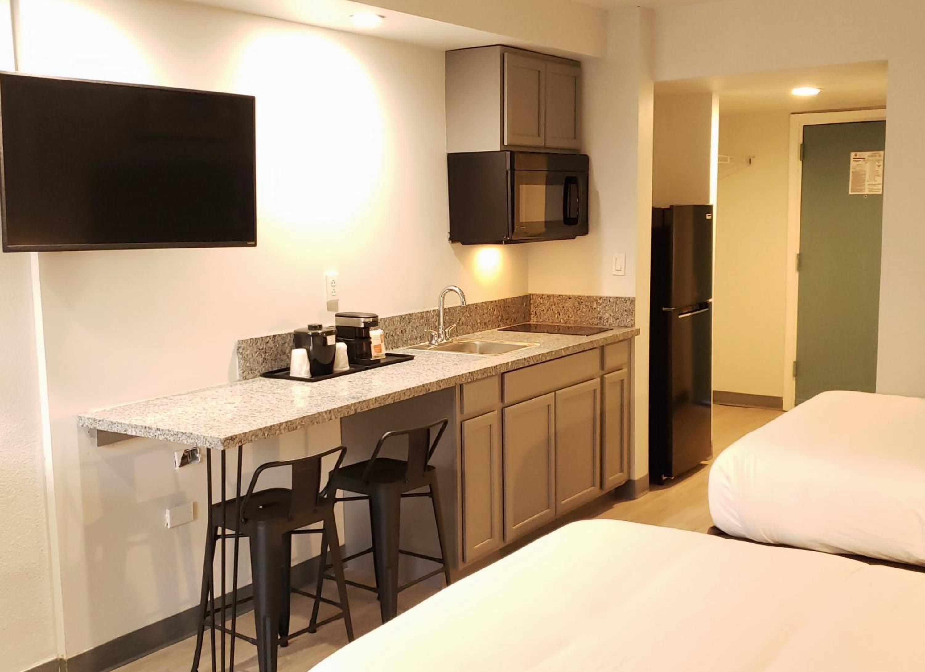 Double Room with Two Double Beds - Non-Smoking - Photo 1