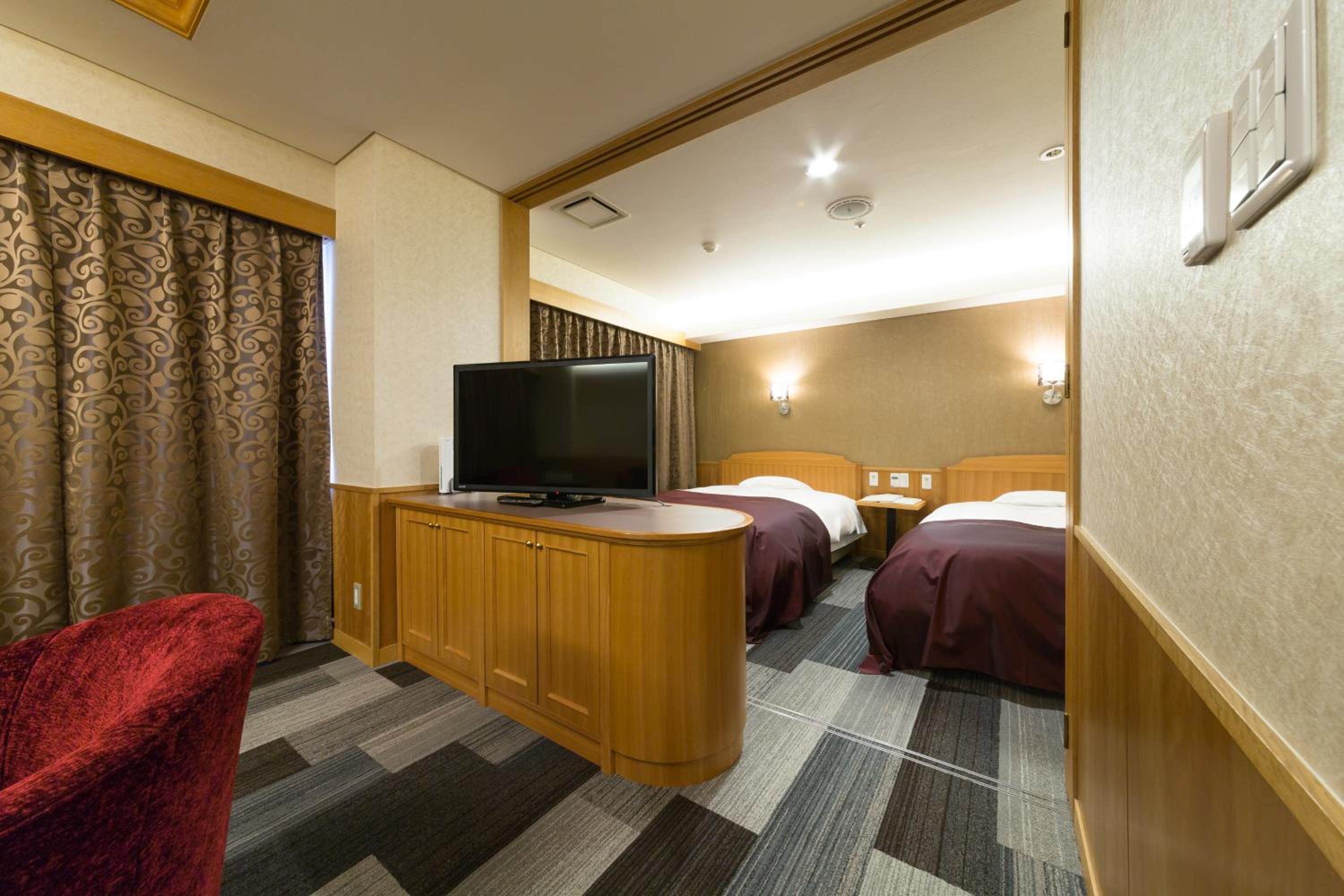 Deluxe Twin Room - Non-Smoking - Photo 5