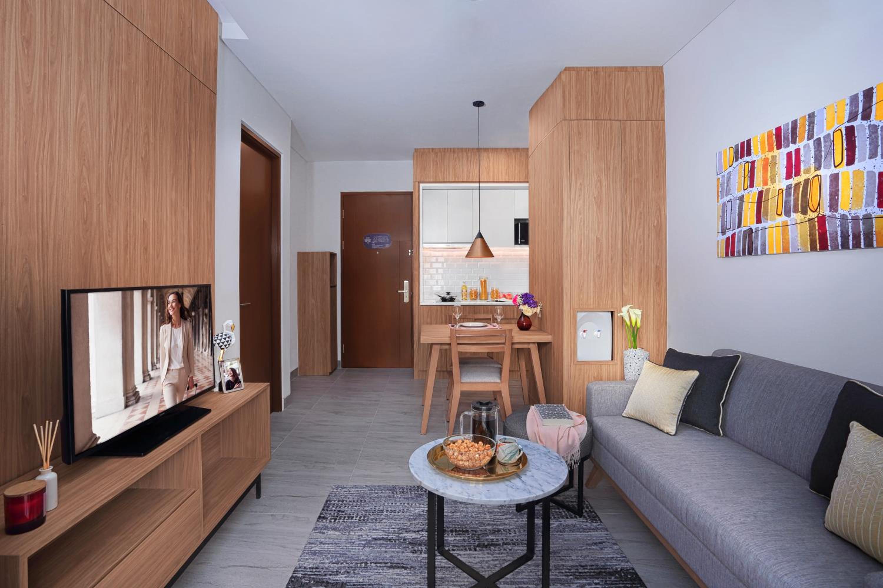One-Bedroom Deluxe King - Photo 2