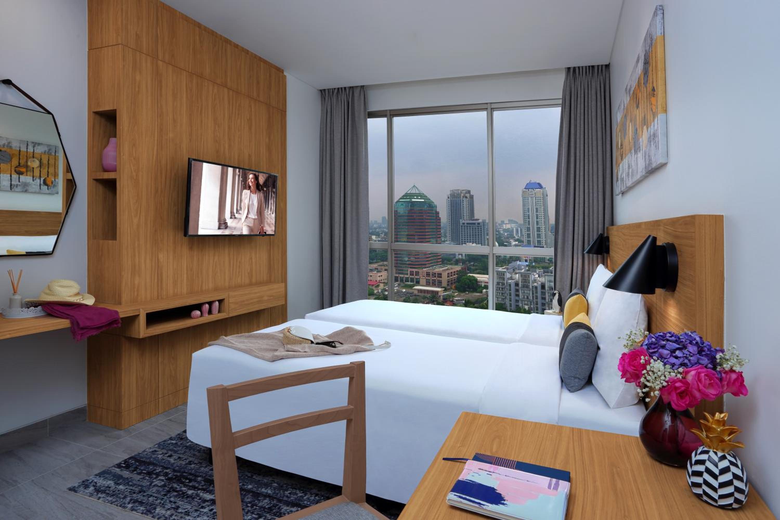 One-Bedroom Deluxe Twin - Photo 2