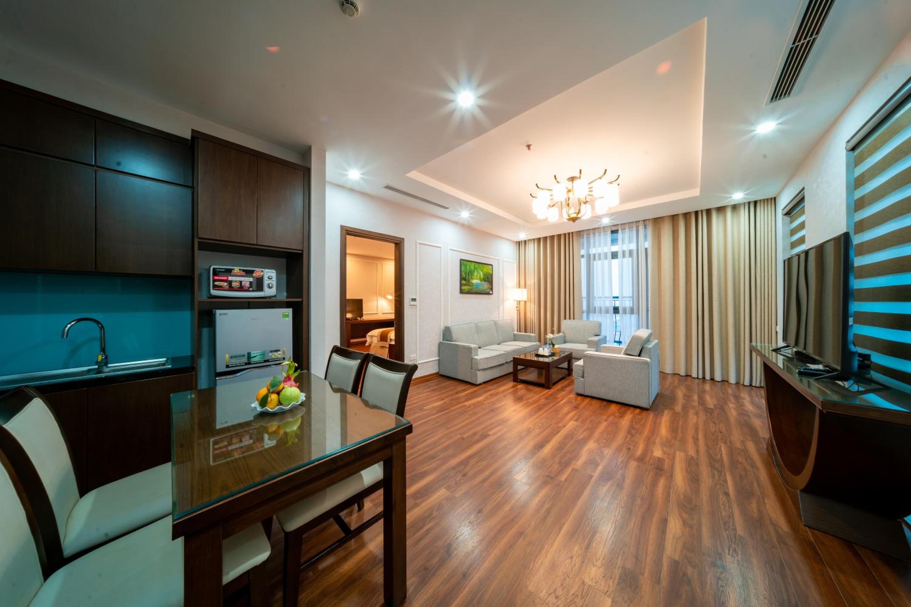One-Bedroom Apartment - Photo 1