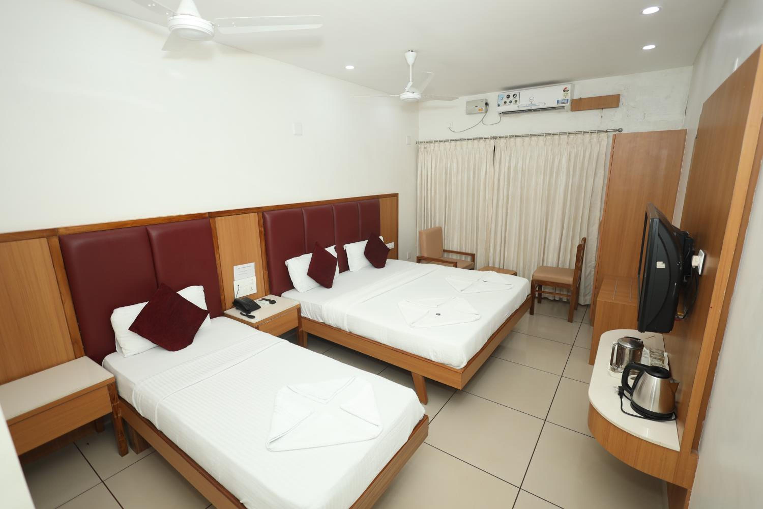 Deluxe Family Room