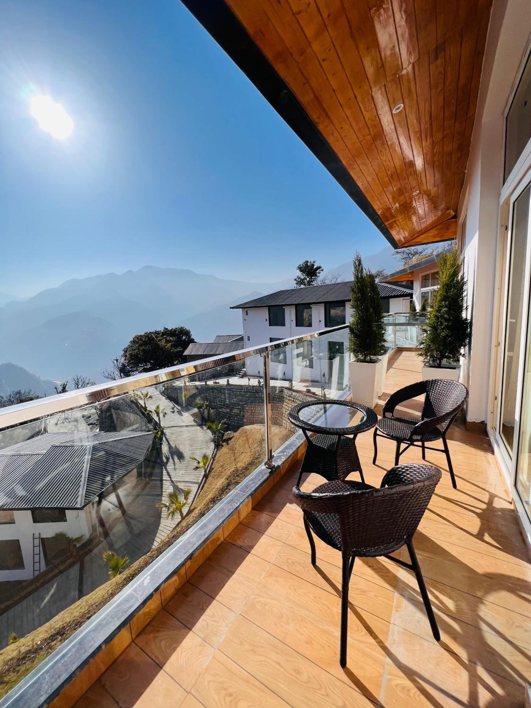 King Room with Mountain View photo 3