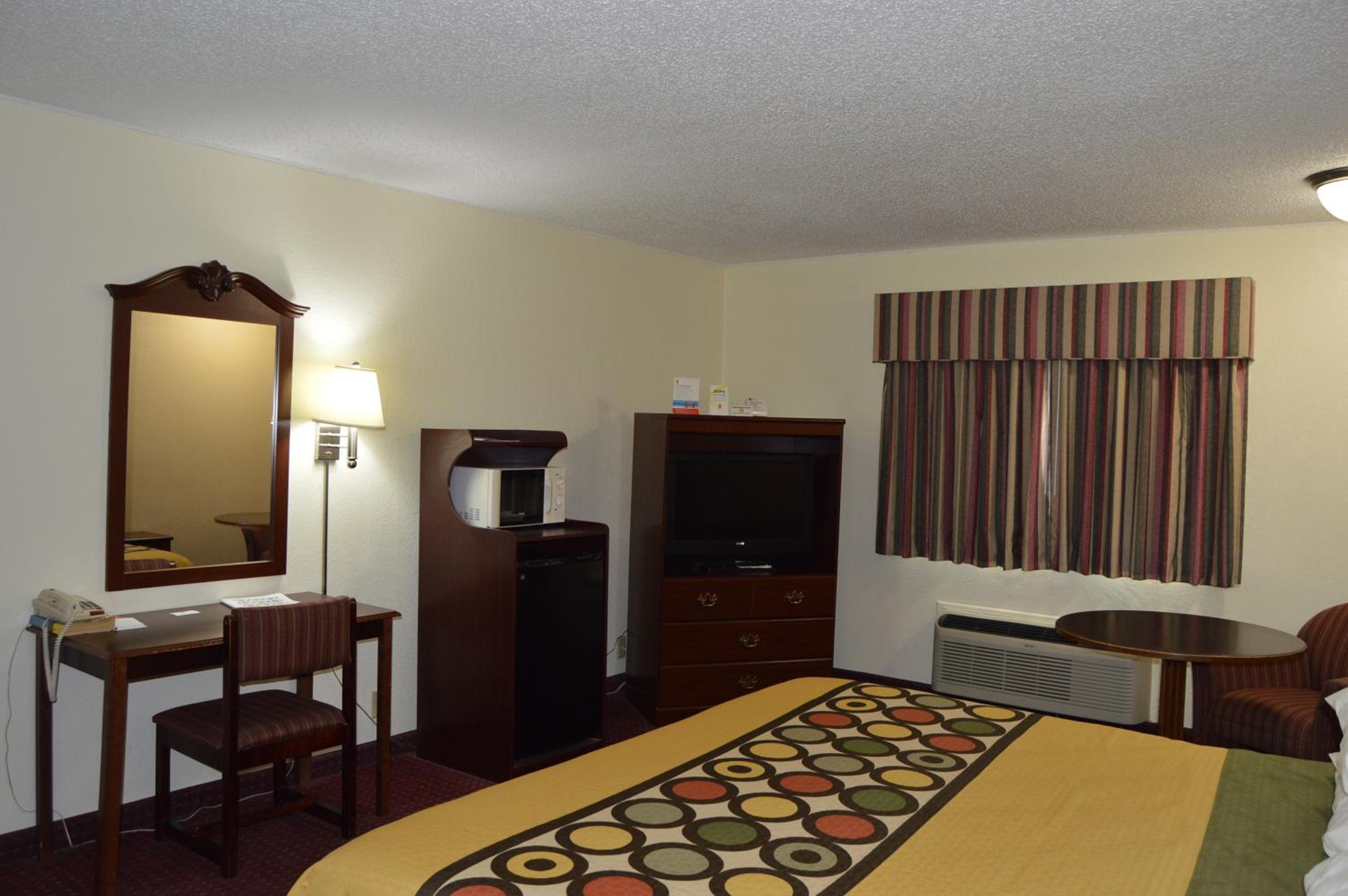 Queen Room - Mobility Access/Non-Smoking - Photo 4