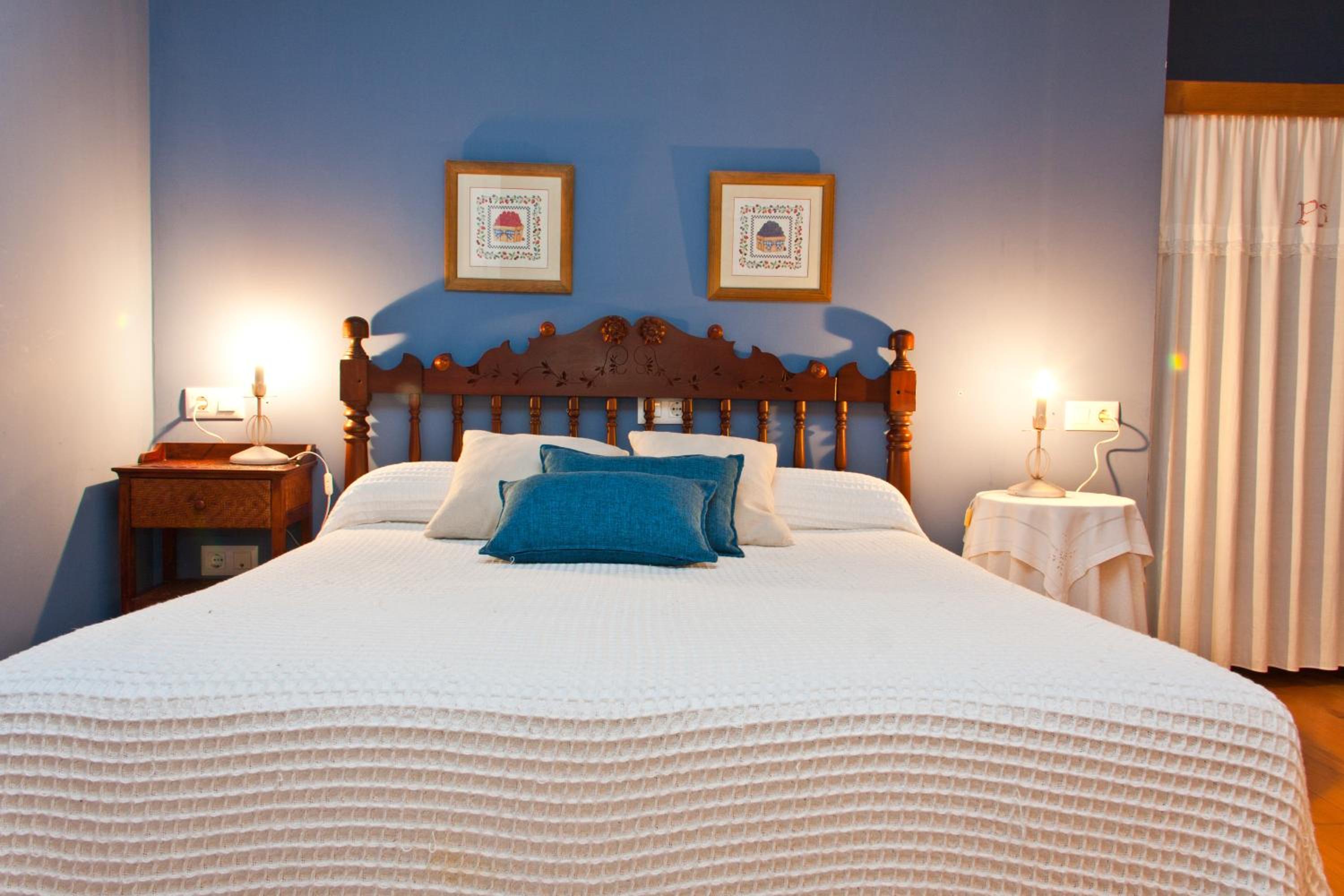 Double or Twin Room - Photo 3
