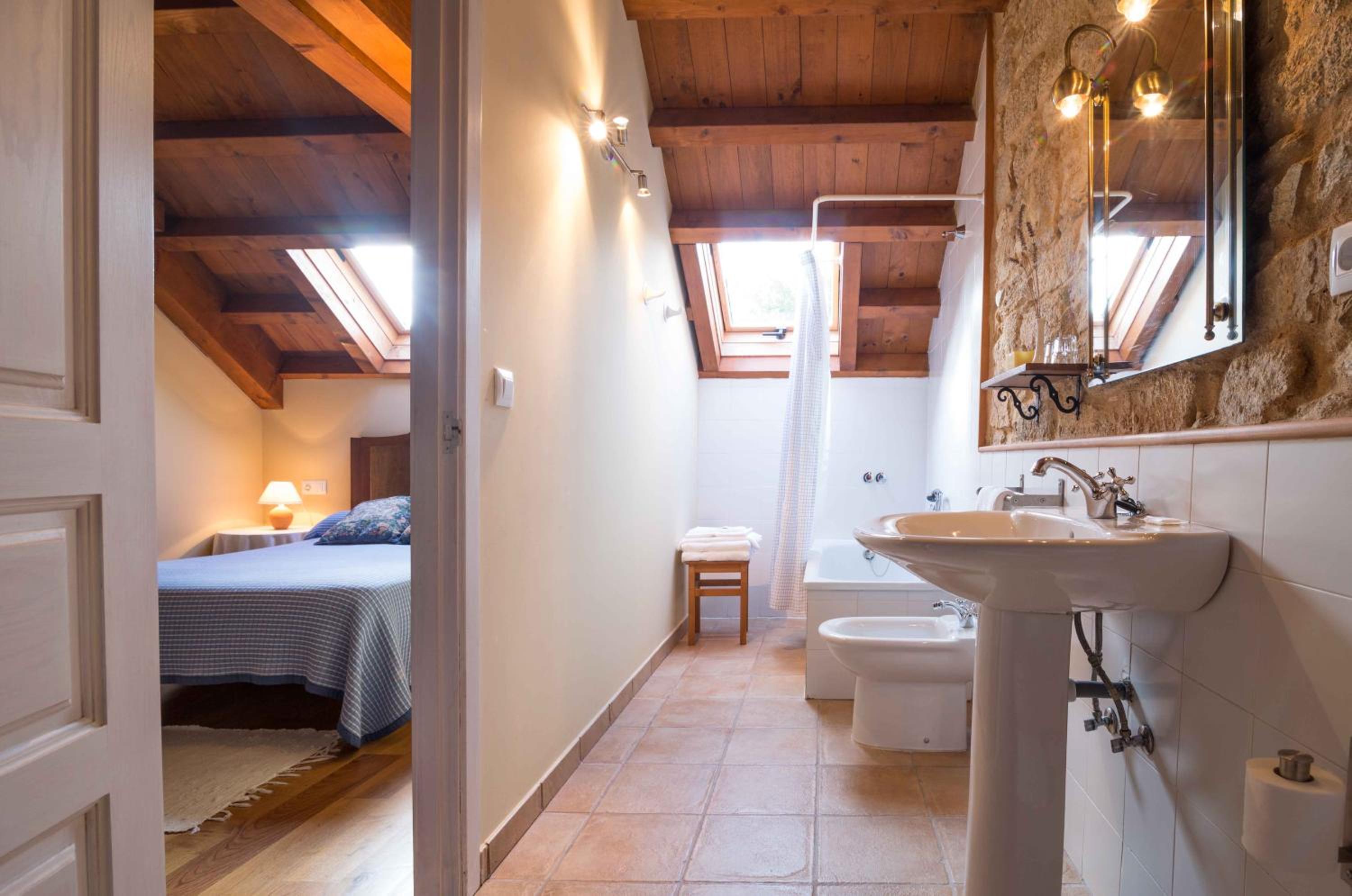Standard Double Room - Photo 5